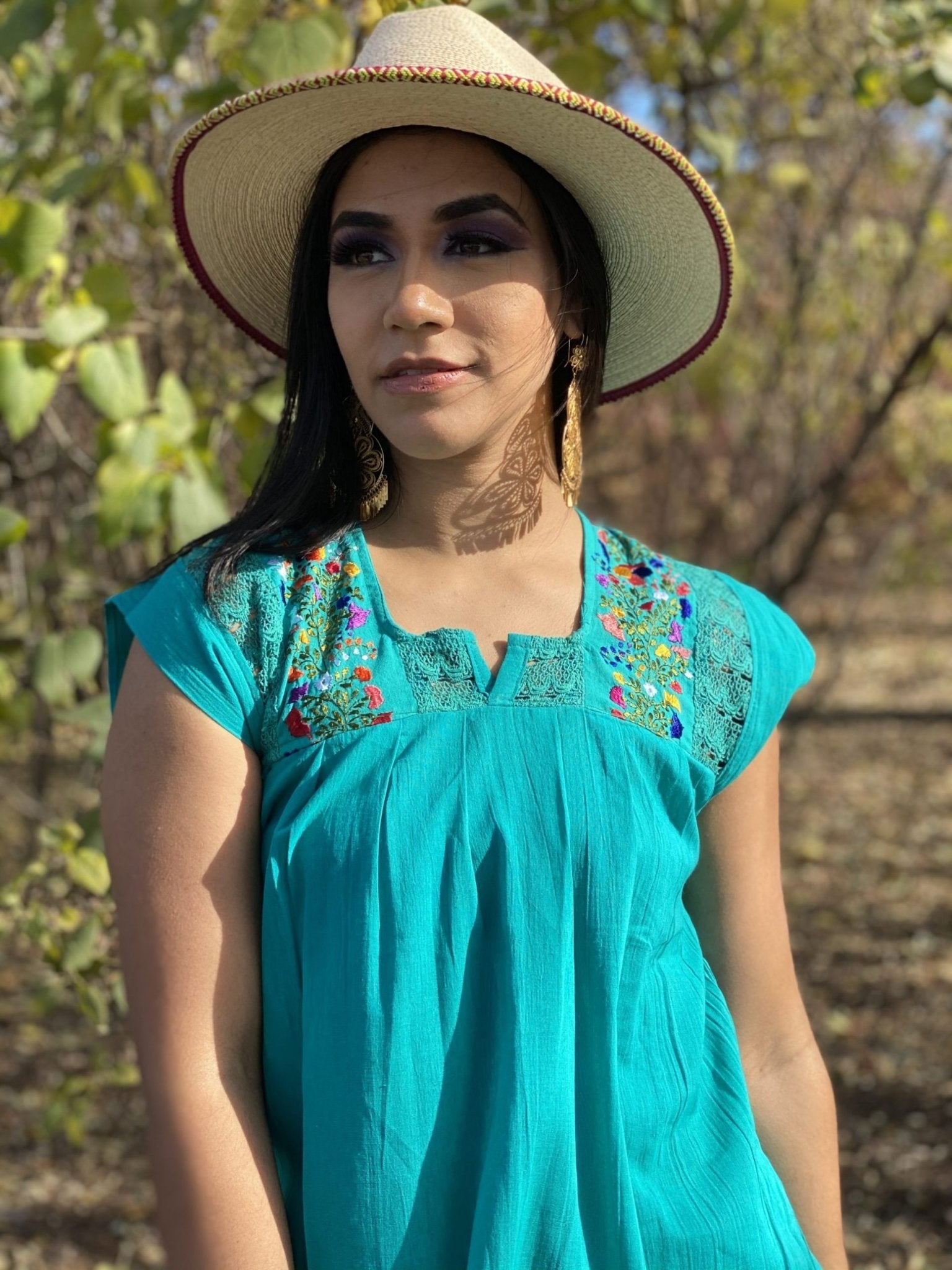 Española Blouse Tunic blouse front and back lace details. Small flowers embroidered by hand - Solei Store