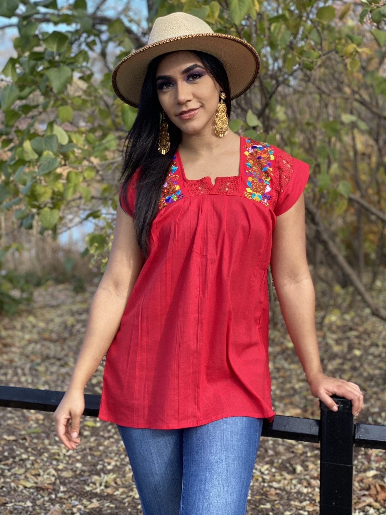 Española Blouse Tunic blouse front and back lace details. Small flowers embroidered by hand - Solei Store