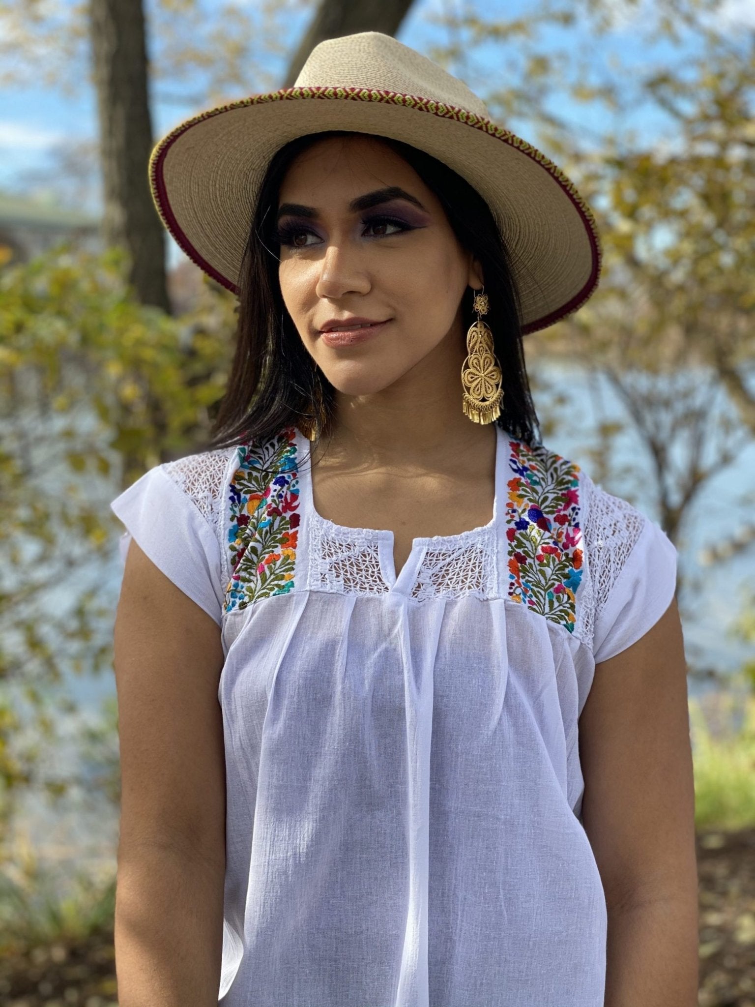 Española Blouse Tunic blouse front and back lace details. Small flowers embroidered by hand - Solei Store