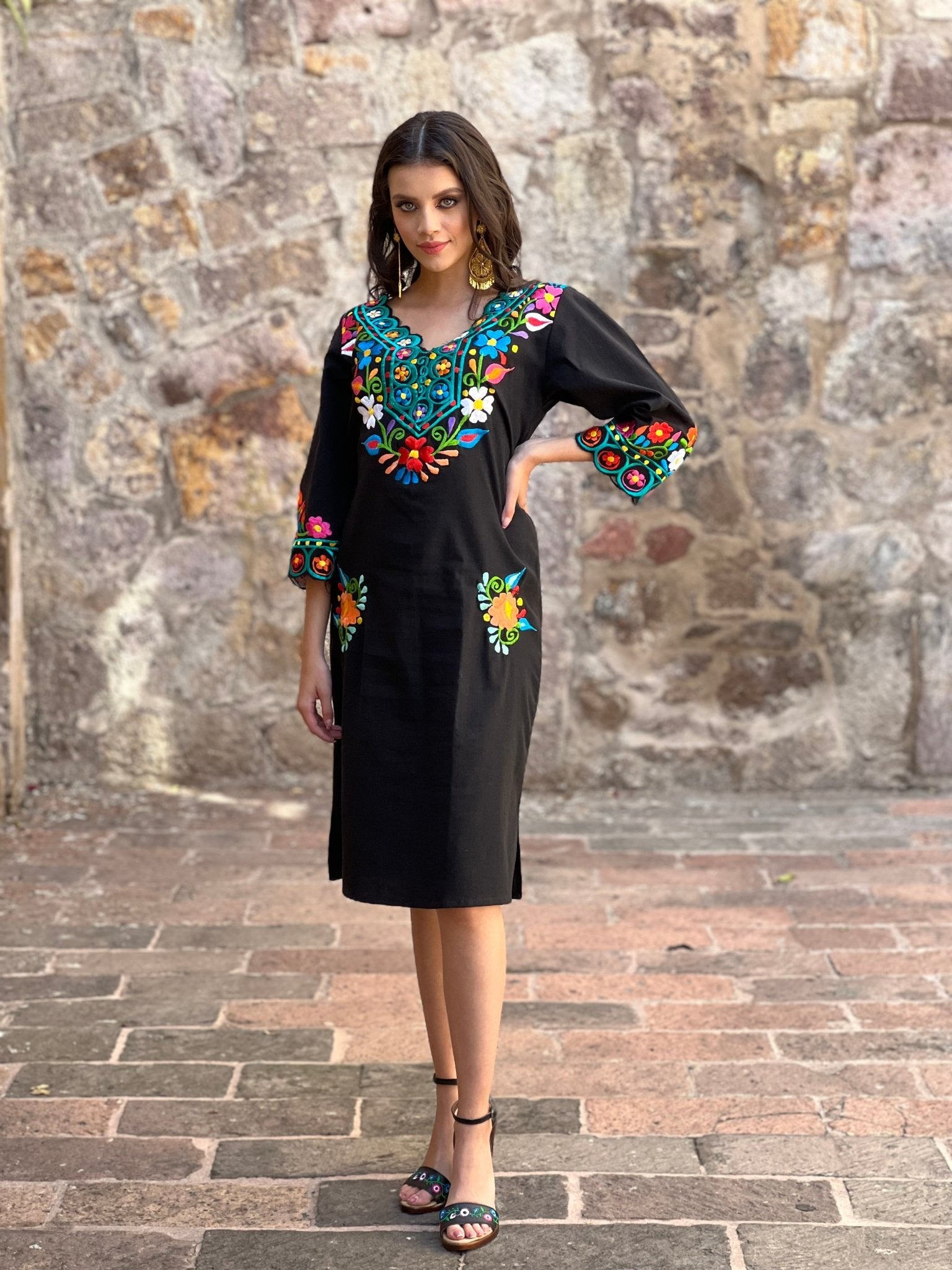 Floral Multicolor Embroidered Dress. Vestido Ondas. - Solei Store