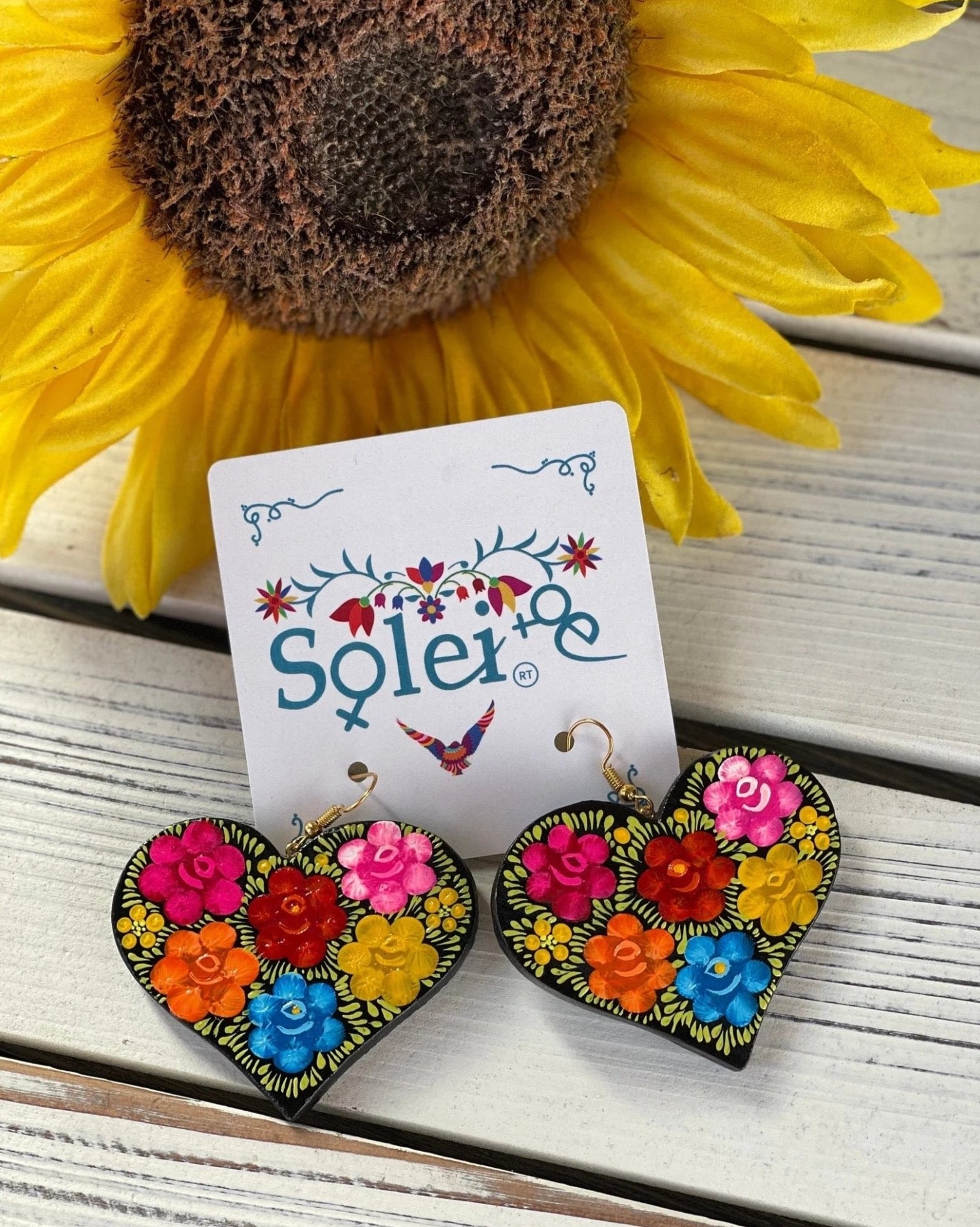 Hand Painted Artisanal Earrings. Mexican Earrings. Traditional Mexican Jewelry. Arete Corazon Floral - Solei Store