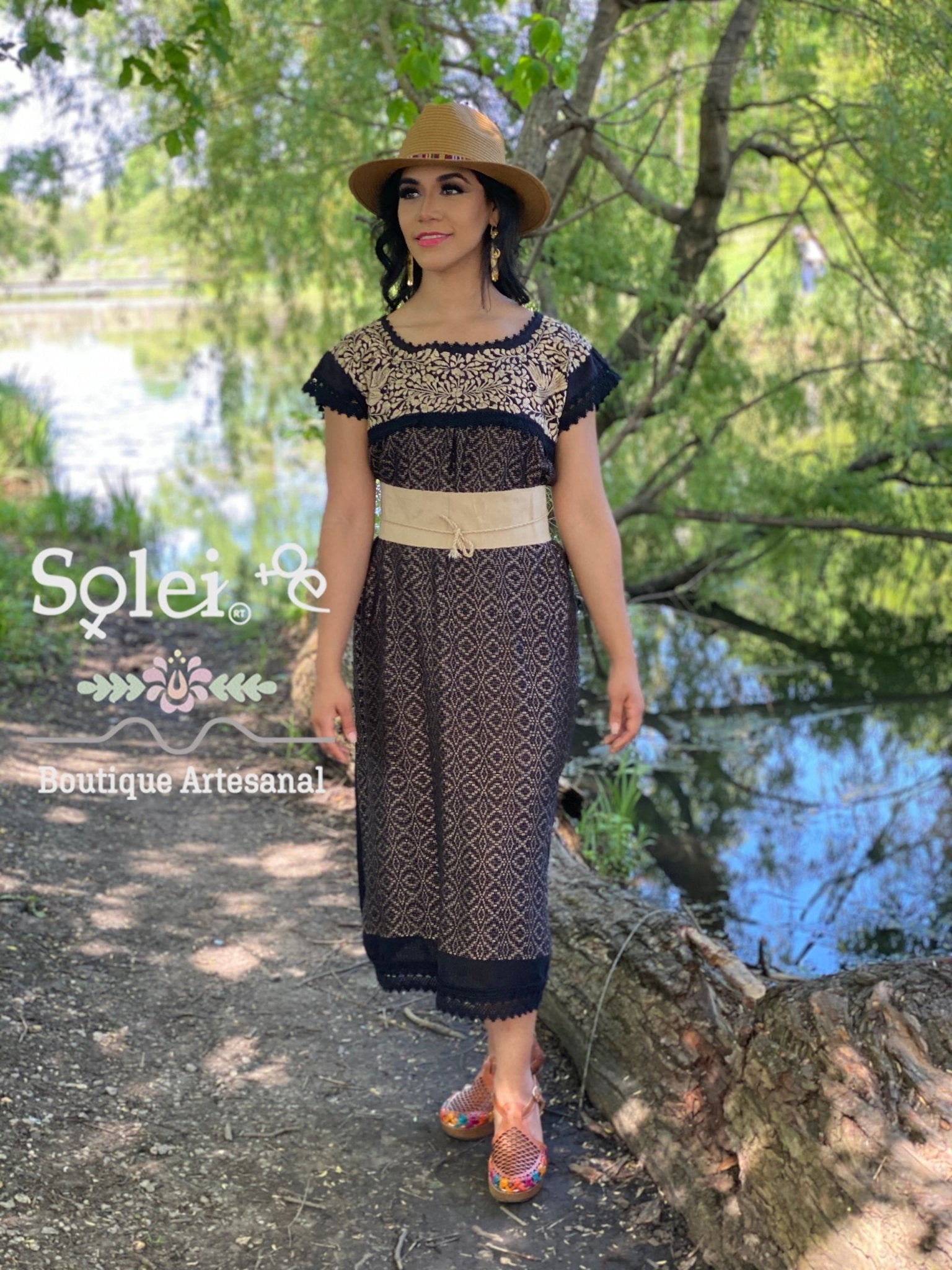 Long Embroidered Dress Made on a Loom. Artisanal Handmade Dress. Mitla Largo (Gold) - Solei Store