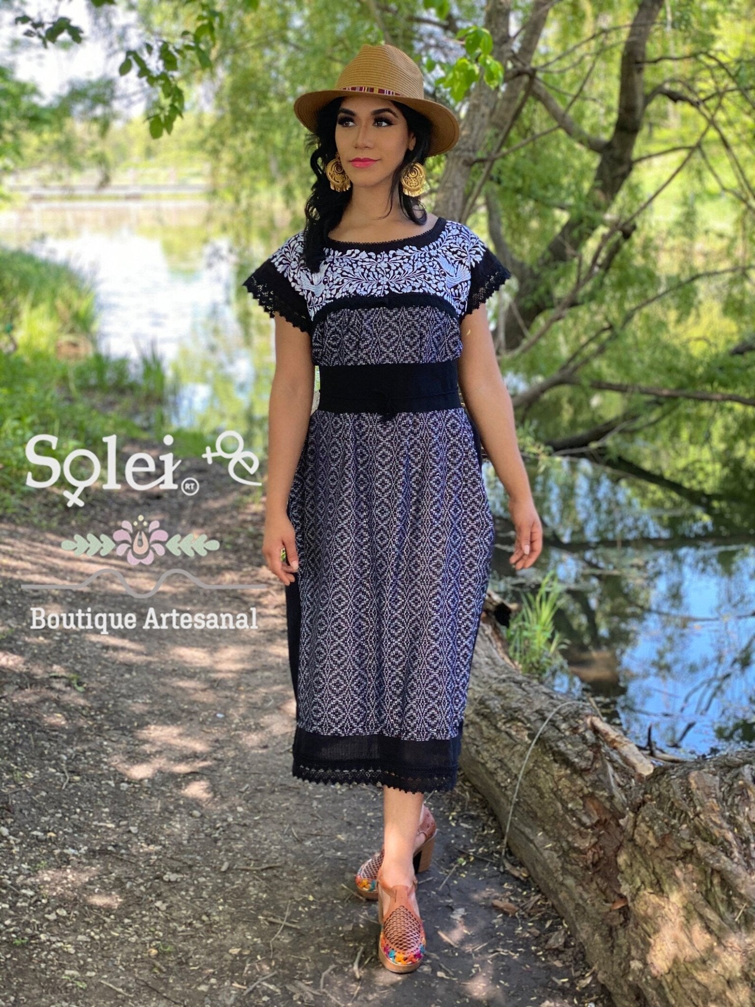 Long Embroidered Dress Made on a Loom. Artisanal Handmade Dress. Mitla Largo (Gold) - Solei Store