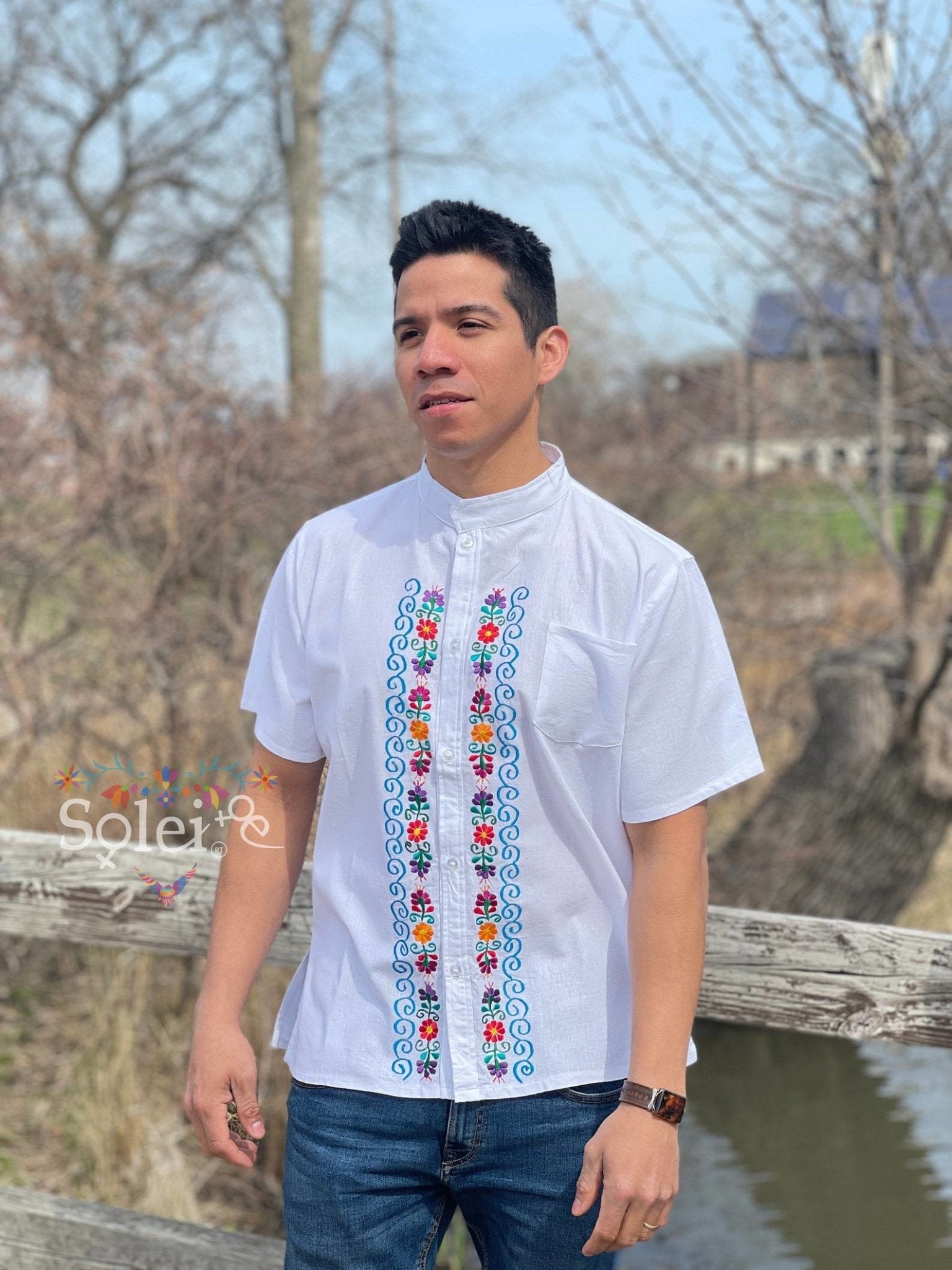 Men's Mexican Traditional Floral Embroidered Guayabera. Guayabera Bordada - Solei Store