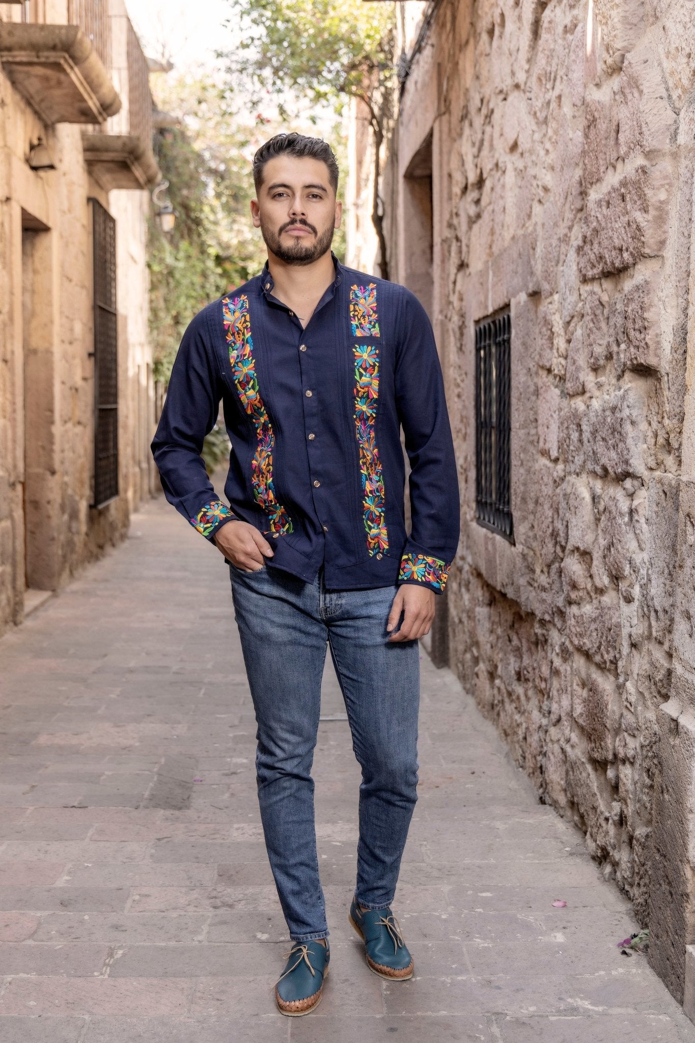 Men's Mexican Traditional Otomi Embroidered Guayabera. Guayabera Otomi - Solei Store