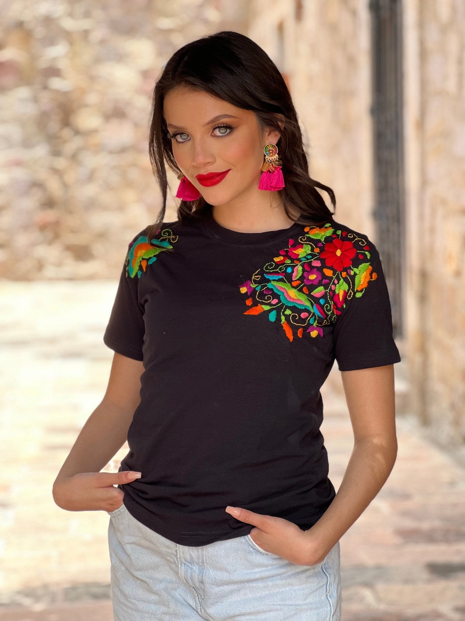 Mexican Artisanal Floral Embroidered T-Shirt. T-Shirt Carolina - Solei Store