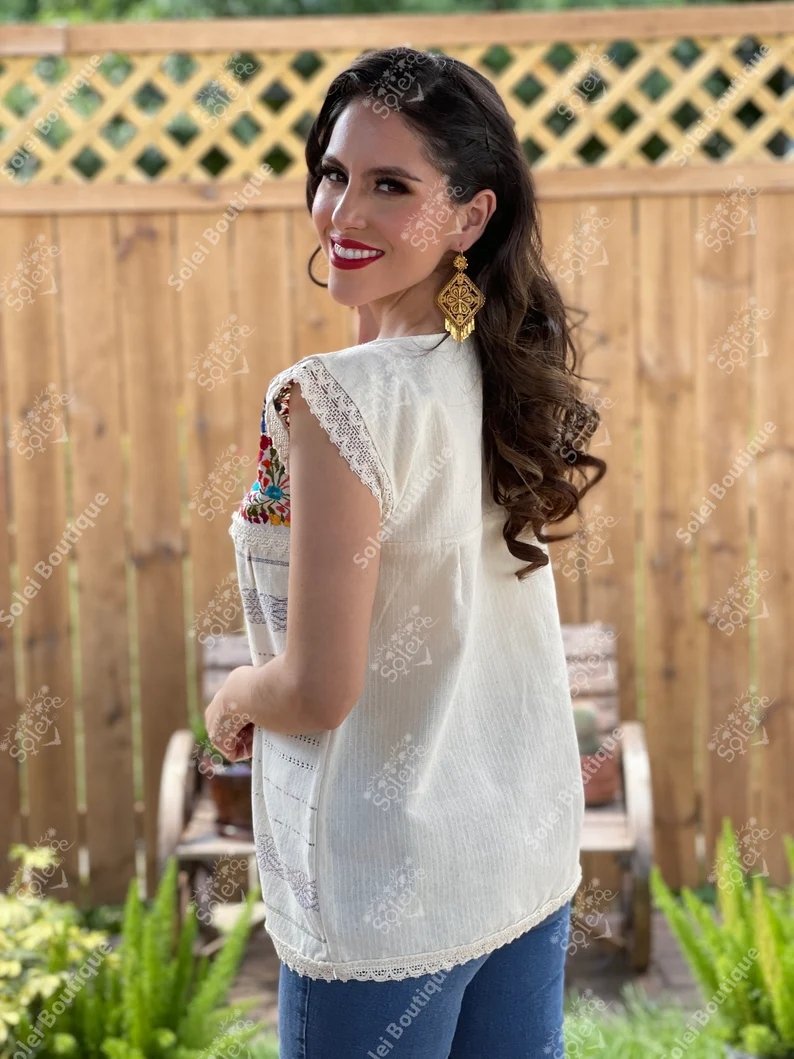 Mexican Artisanal Hand Embroidered Traditional Blouse. Mitla Sencilla Blouse - Solei Store