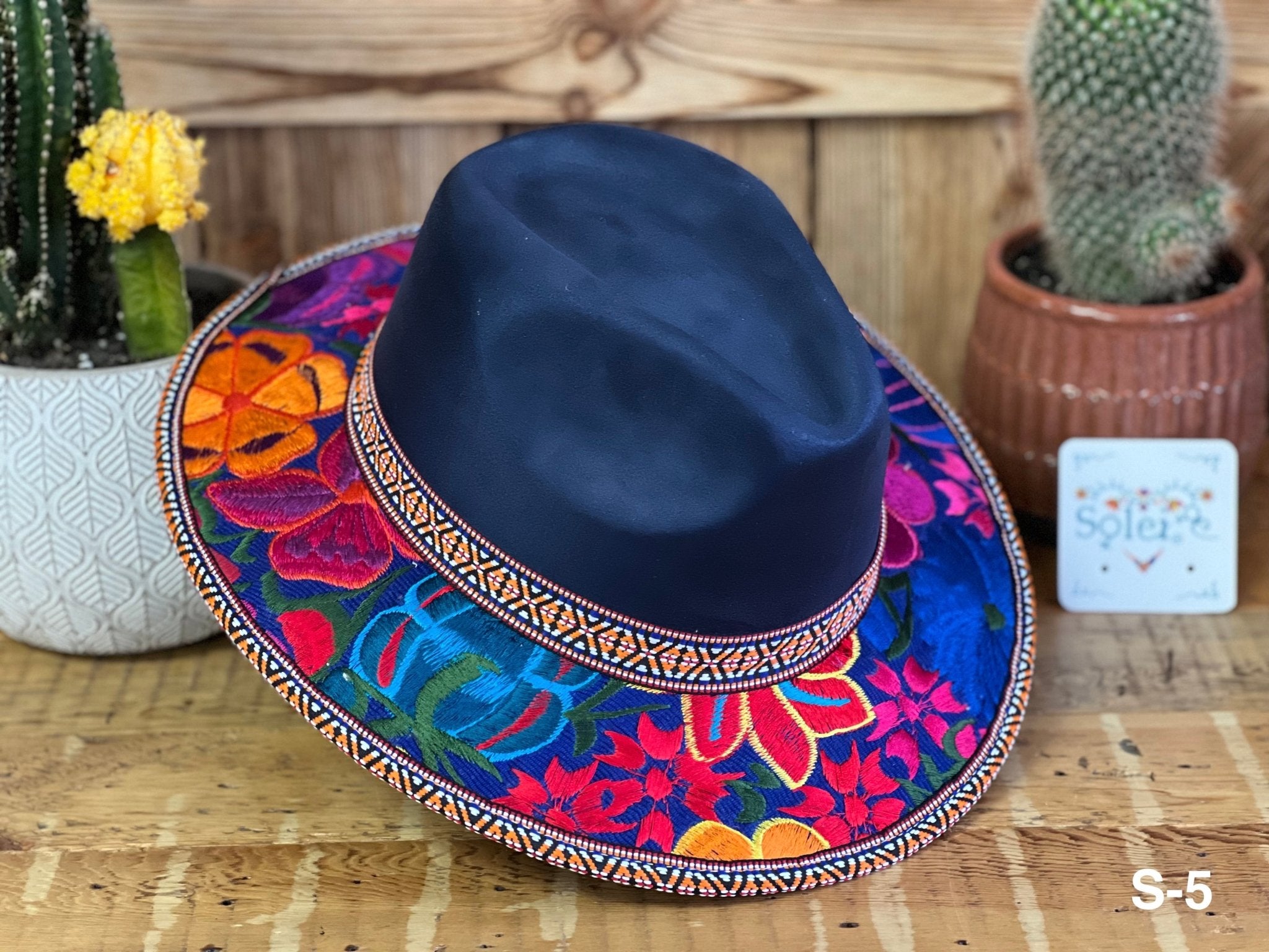 Mexican Artisanal Hat. Embroidered Mexican Hat. Colorful Suede Hat. Sombrero Gamuza Bordado - Solei Store