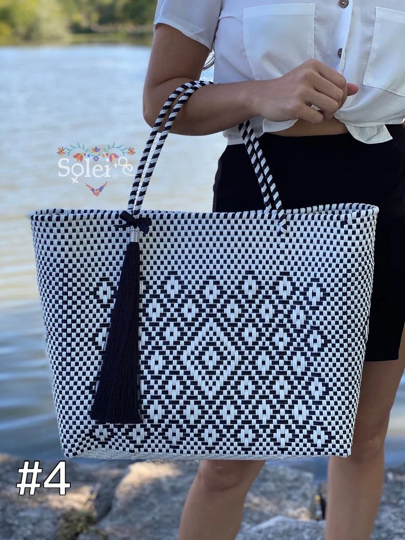 Mexican Artisanal Tote Bag with Tassel. Bolsa Tapatia - Solei Store