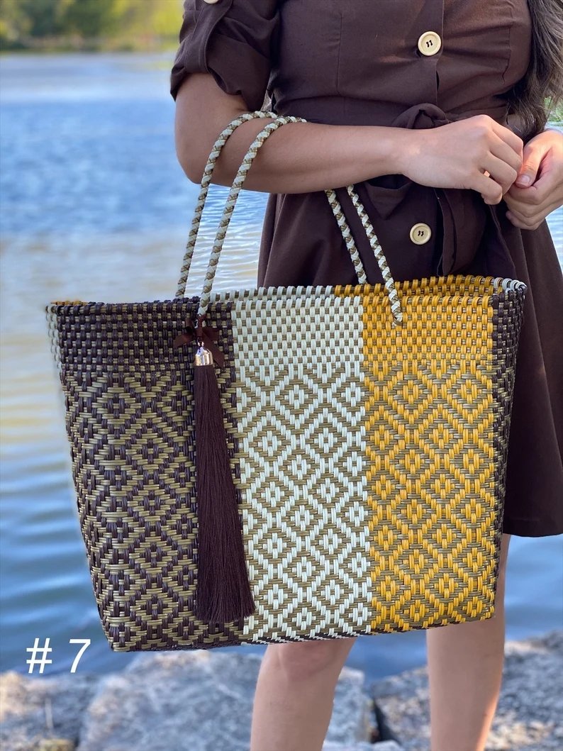 Mexican Artisanal Tote Bag with Tassel. Bolsa Tapatia - Solei Store