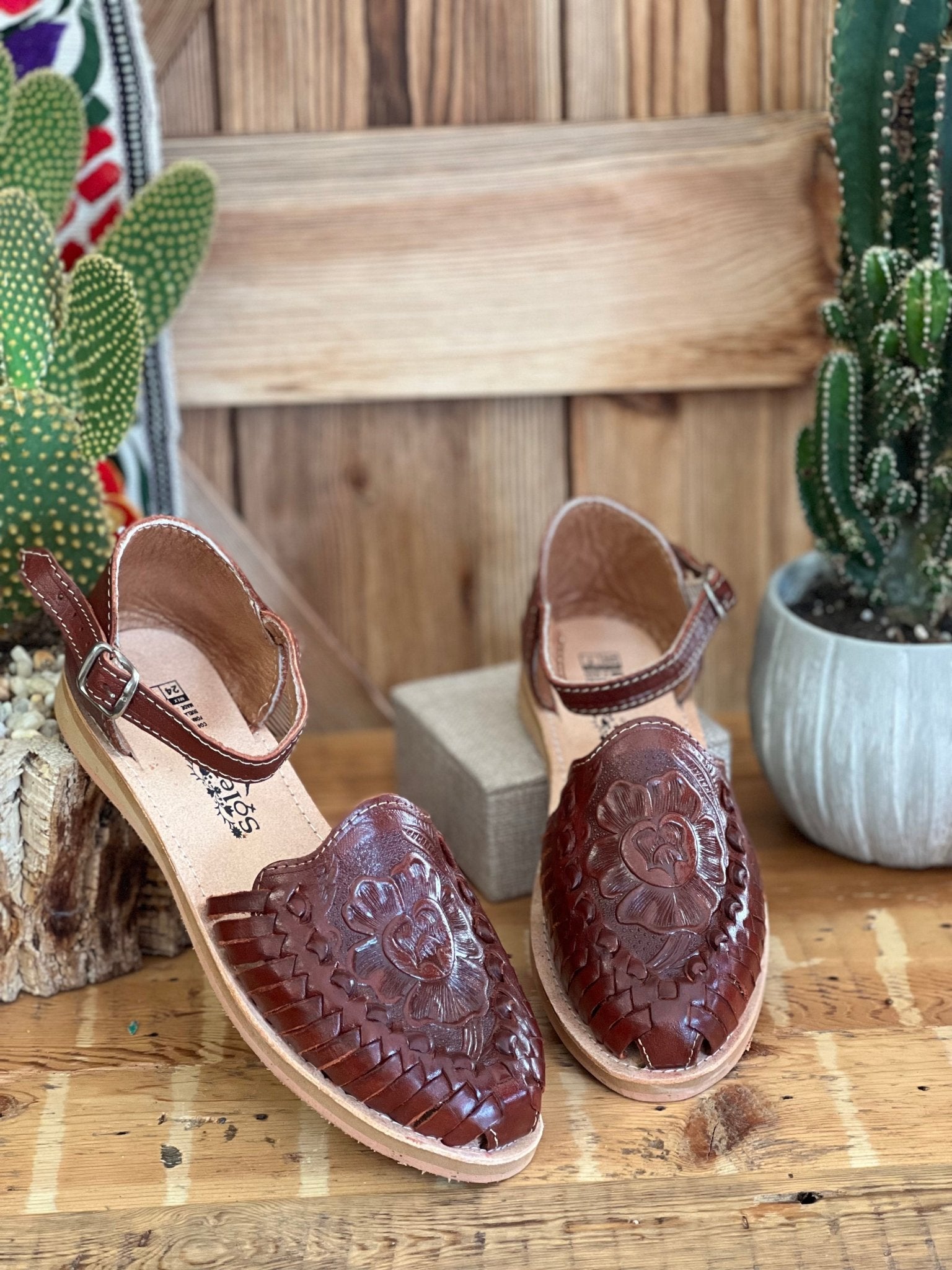 Mexican Die Cut Leather Shoes. Huarache Celia. - Solei Store