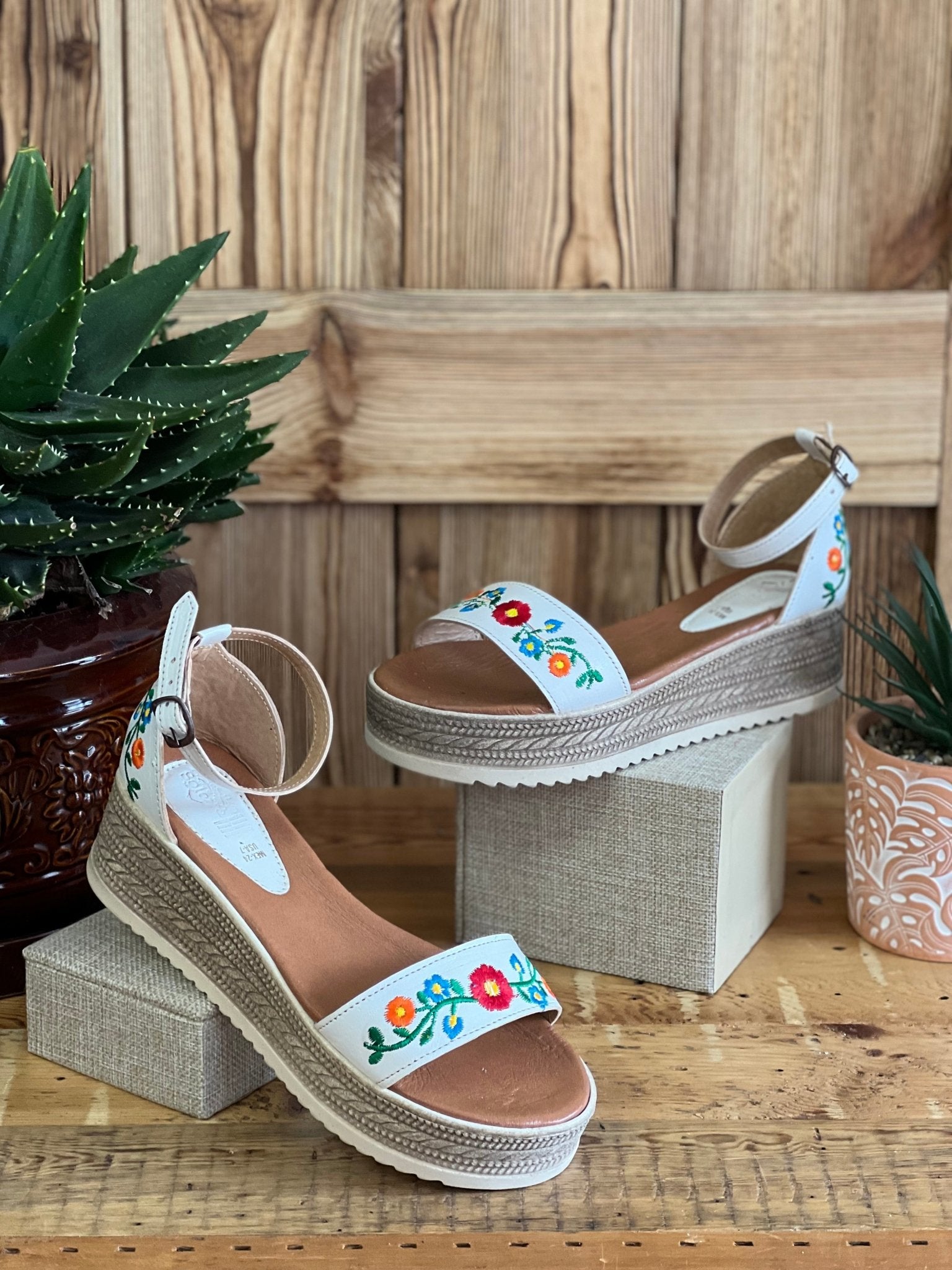 Mexican Embroidered Leather Platform Sandals. Yareli Heels. - Solei Store