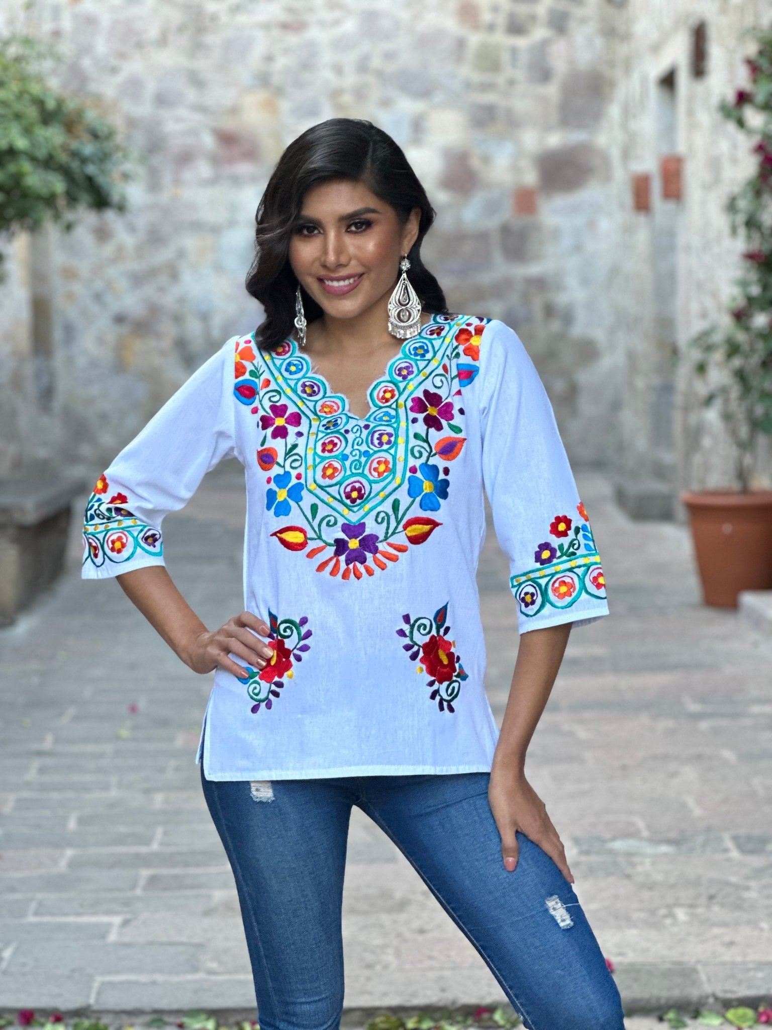 Mexican Embroidered V Neck Blouse. Ondas Blouse. - Solei Store
