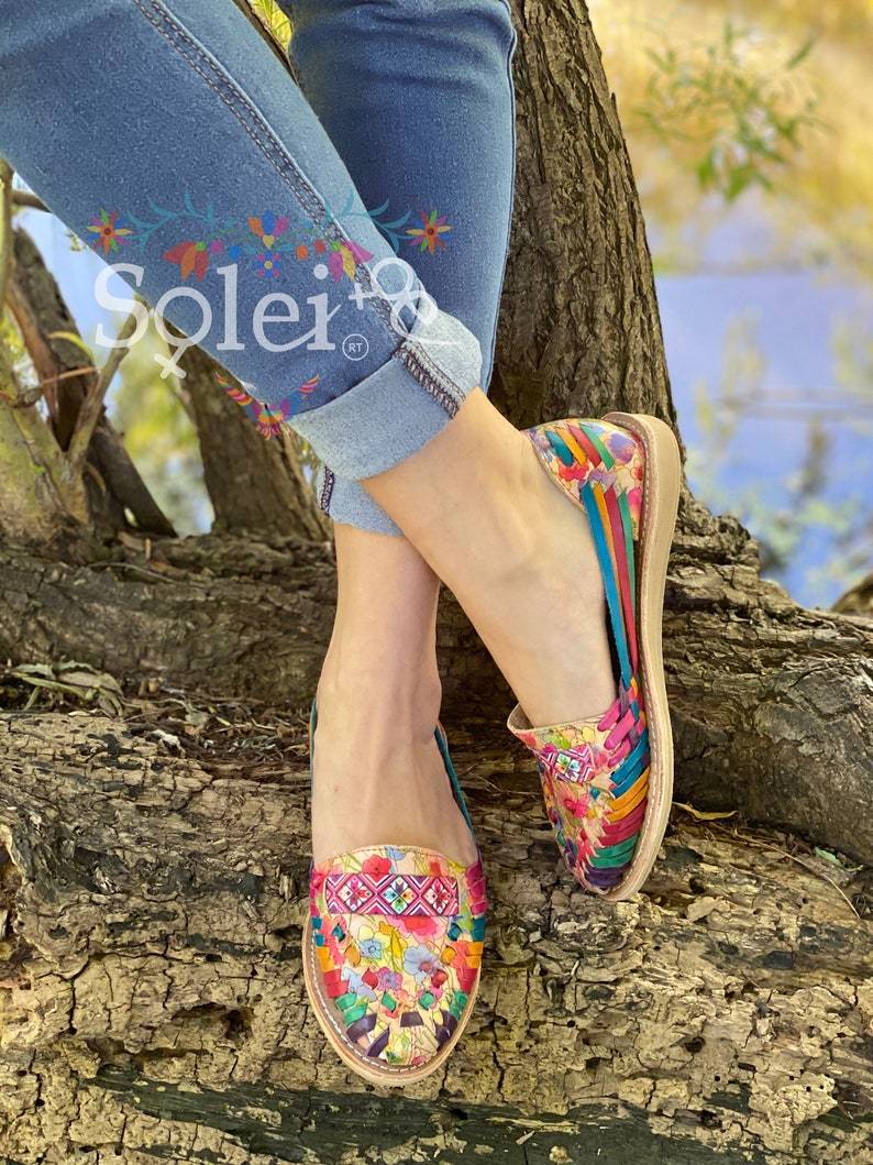 Mexican Floral Artisanal Sandal. Mexican Leather Flats. Mexican Artisanal Shoes. Megan Floral - Solei Store