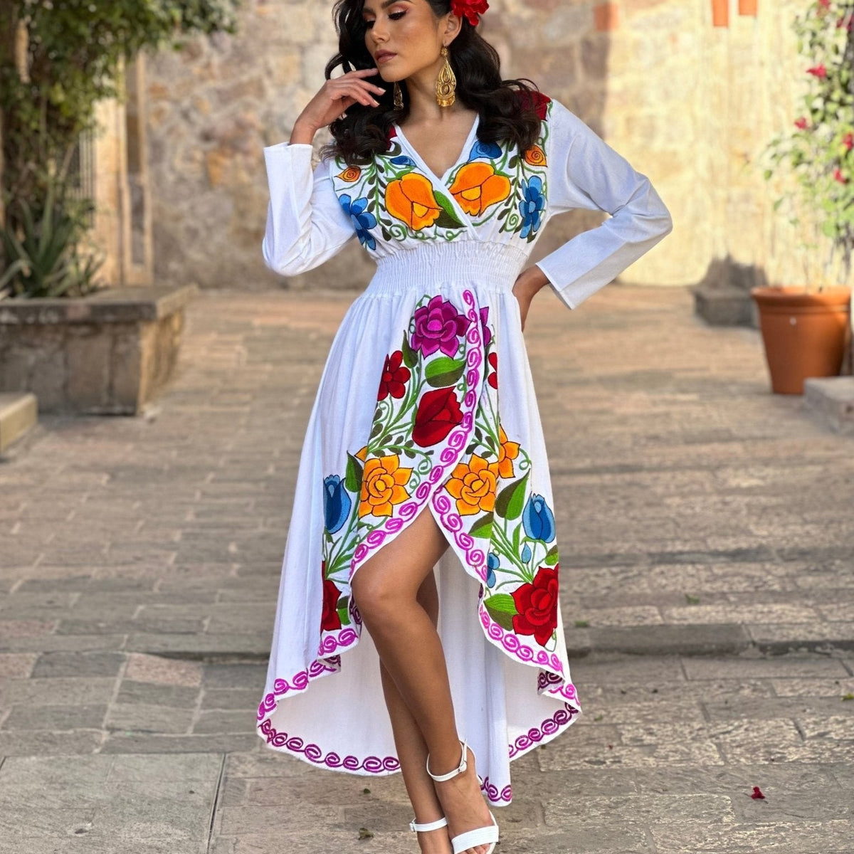 Fernanda Floral Embroidered Mexican Dress- Vestido Mexicano Bordado Fernanda Floral Embroidered Mexican Dress- Vestido Mexicano Bordado