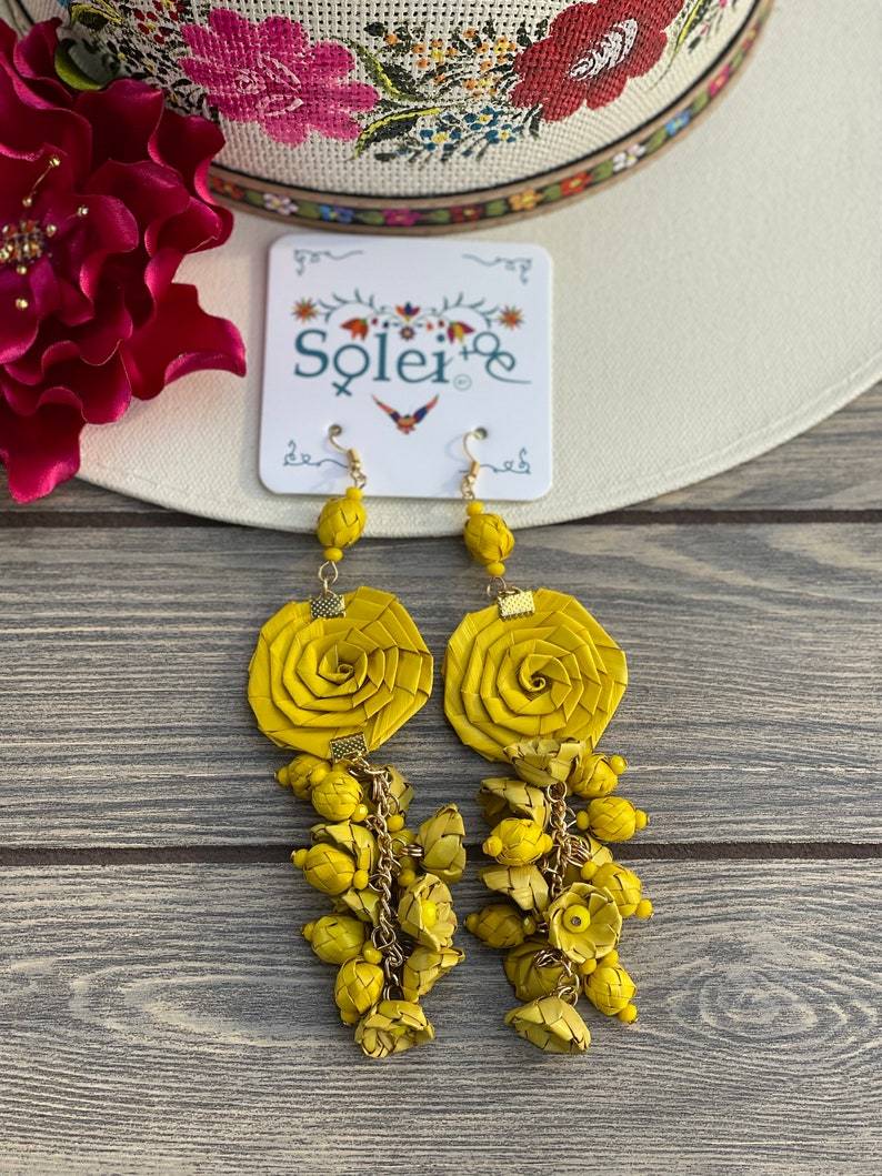 Mexican Floral Earrings. Artisanal Palm Leaf Earrings. Mexican Jewelry. Arete Flor Palma - Solei Store