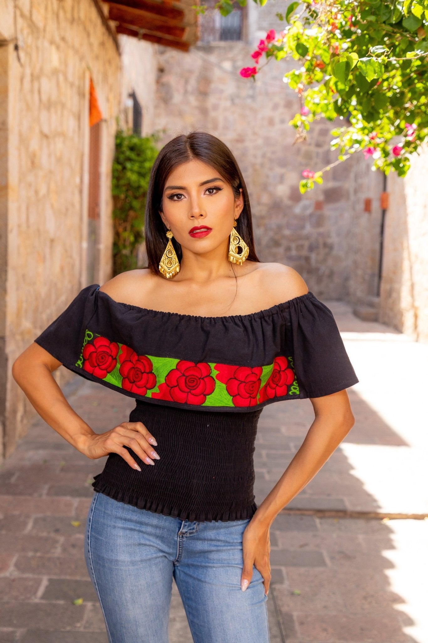 Mexican Floral Embroidered Off the Shoulder Crop Top. Crop Top Zinacatan Red - Solei Store