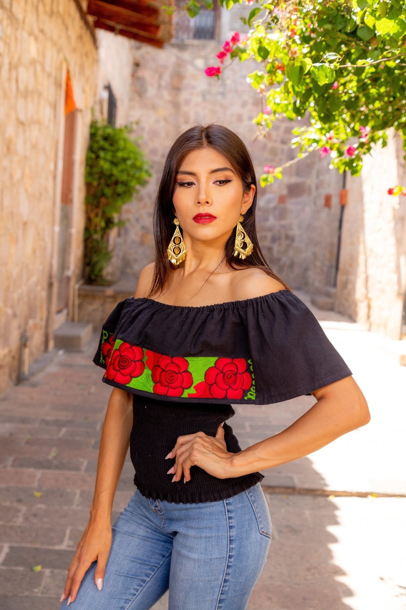 Mexican Floral Embroidered Off the Shoulder Crop Top. Crop Top Zinacatan Red - Solei Store