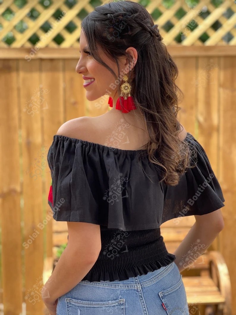 Mexican Floral Embroidered Off the Shoulder Crop Top. Crop Top Zinacatan Red - Solei Store