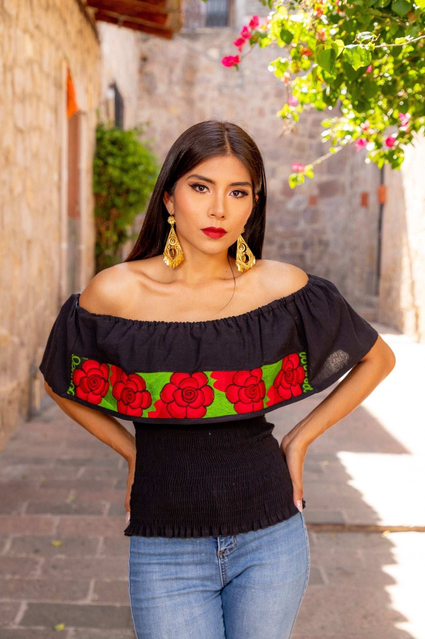 Mexican Floral Embroidered Off the Shoulder Crop Top. Crop Top Zinacatan Red - Solei Store