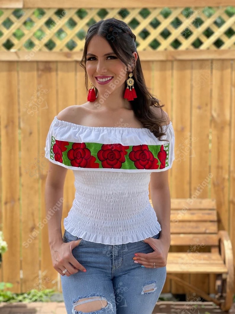 Mexican Floral Embroidered Off the Shoulder Crop Top. Crop Top Zinacatan Red - Solei Store