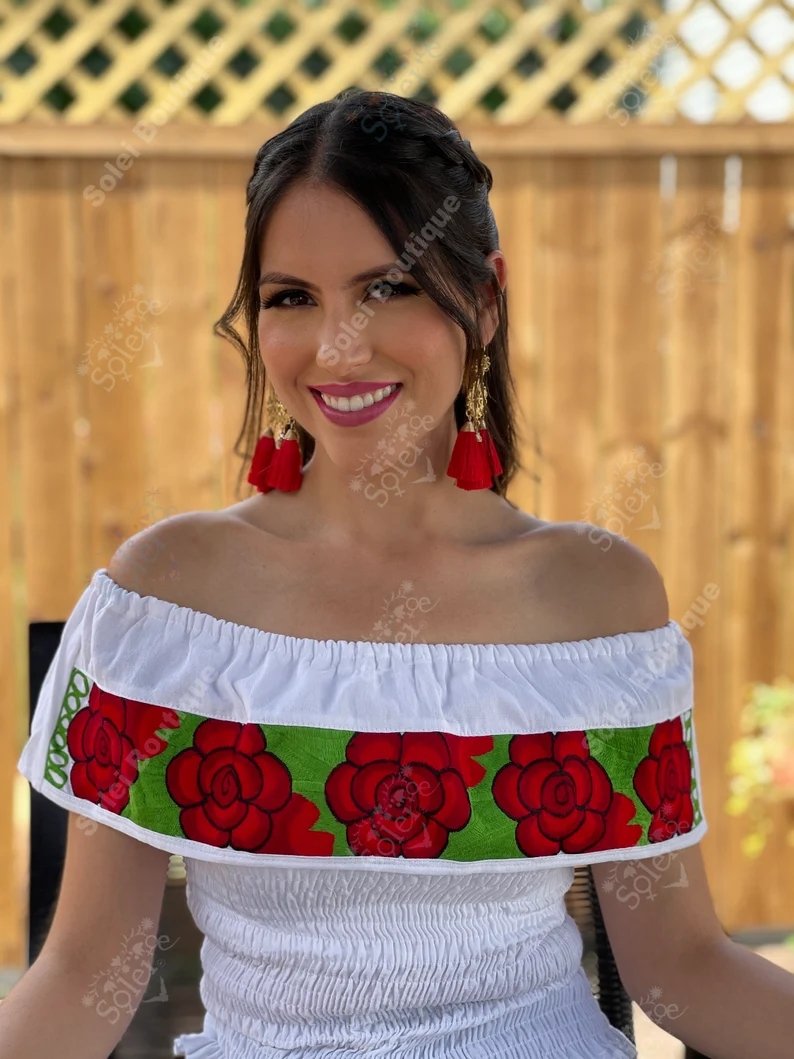 Mexican Floral Embroidered Off the Shoulder Crop Top. Crop Top Zinacatan Red - Solei Store