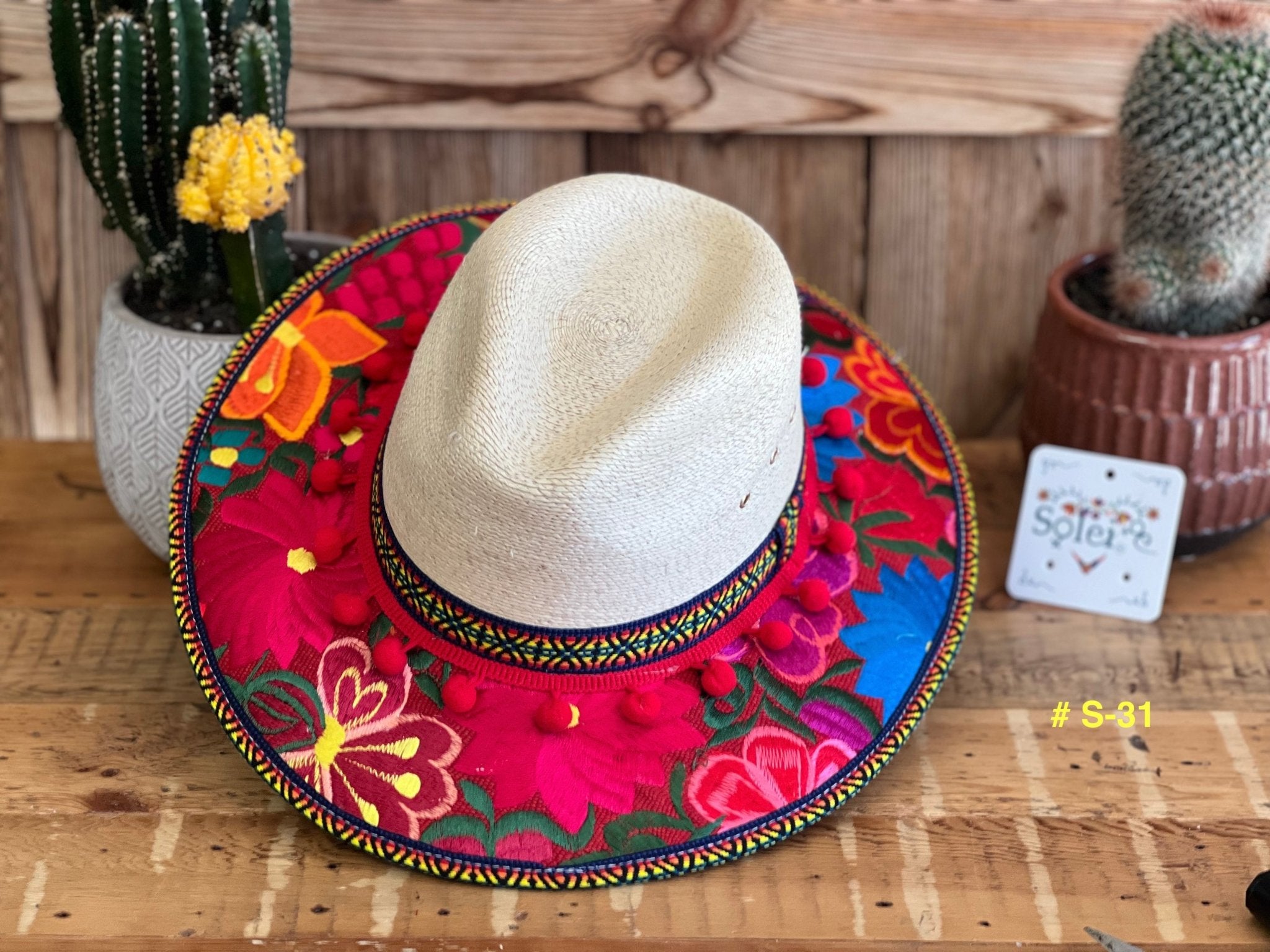 Mexican Floral Embroidered Palm Hat. Sombrero de Palma Bordado - Solei Store