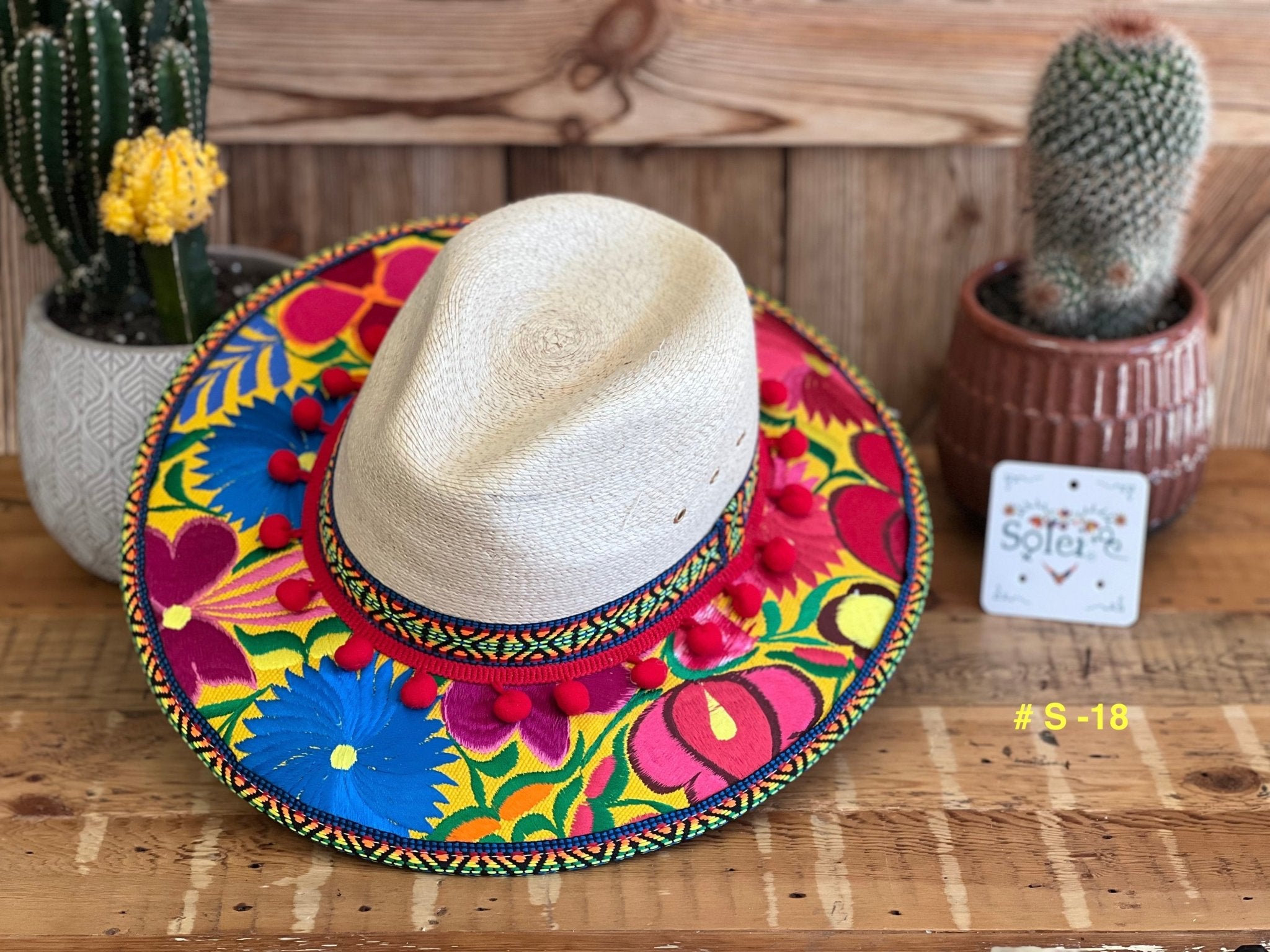 Mexican Floral Embroidered Palm Hat. Sombrero de Palma Bordado - Solei Store