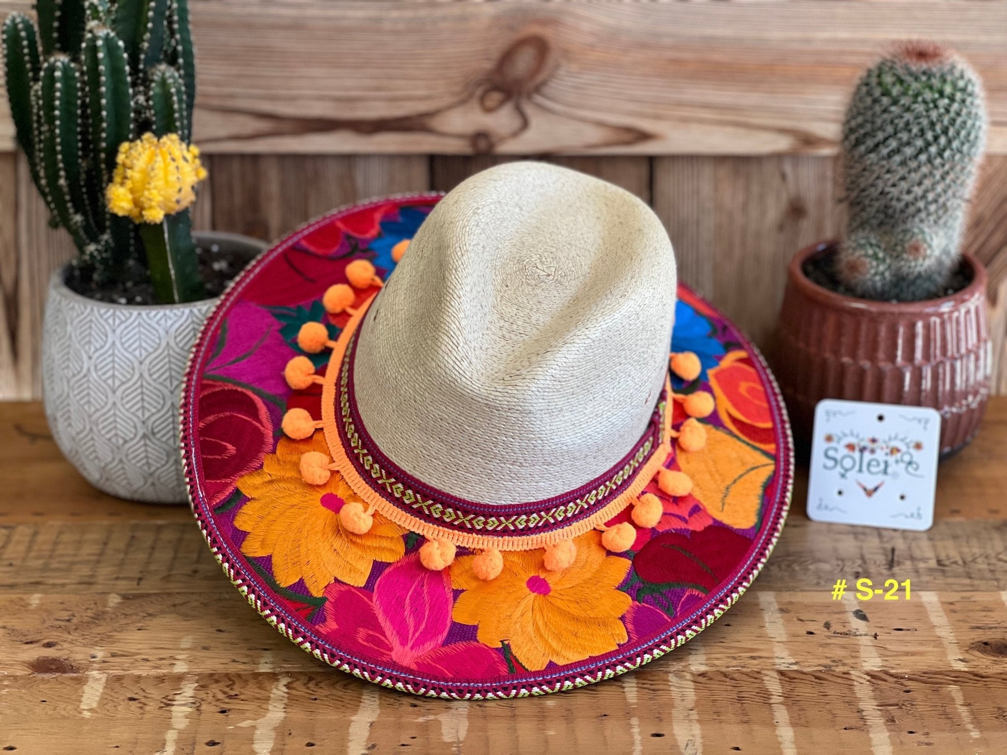 Mexican Floral Embroidered Palm Hat. Sombrero de Palma Bordado - Solei Store