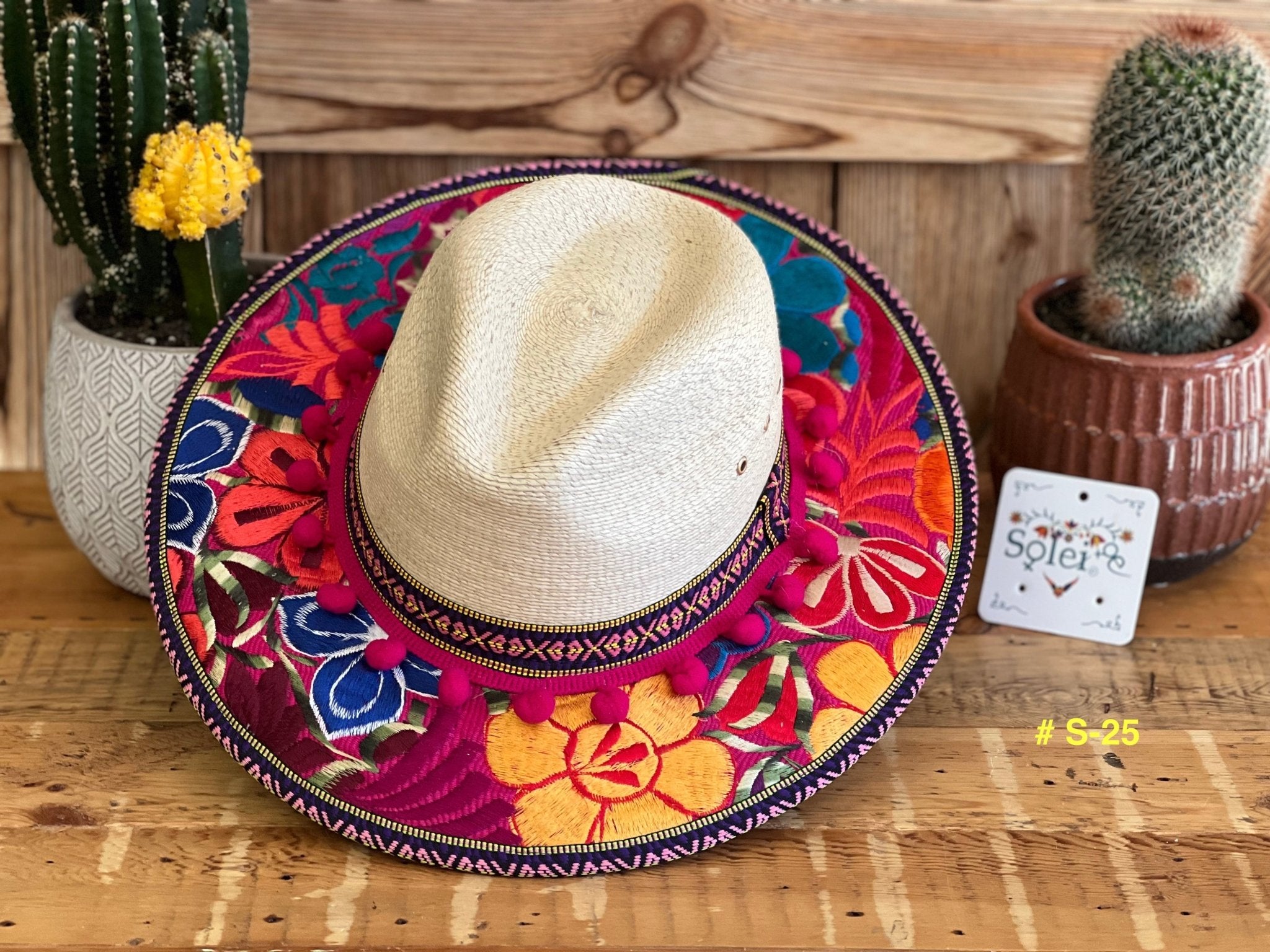 Mexican Floral Embroidered Palm Hat. Sombrero de Palma Bordado - Solei Store