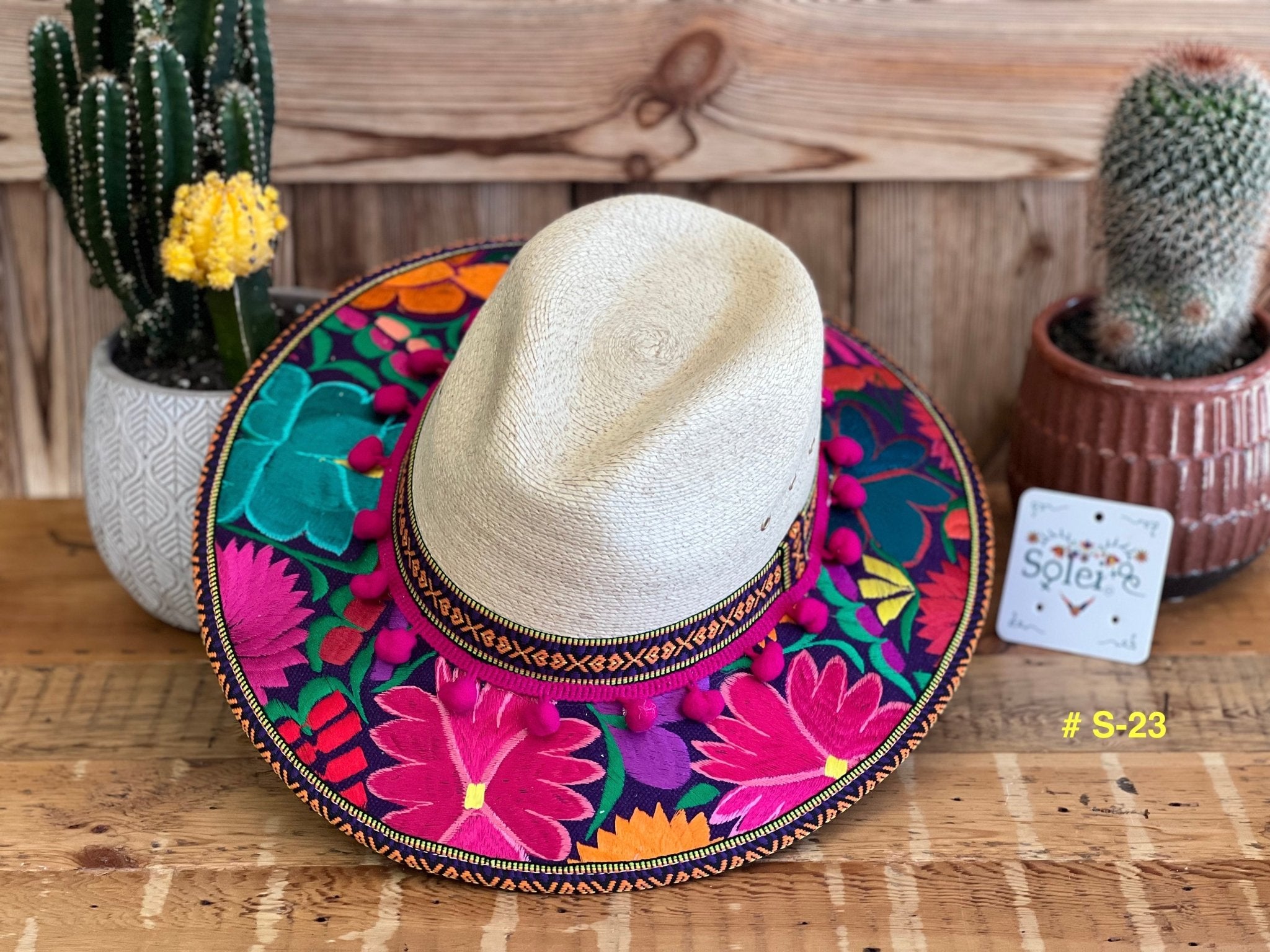 Mexican Floral Embroidered Palm Hat. Sombrero de Palma Bordado - Solei Store