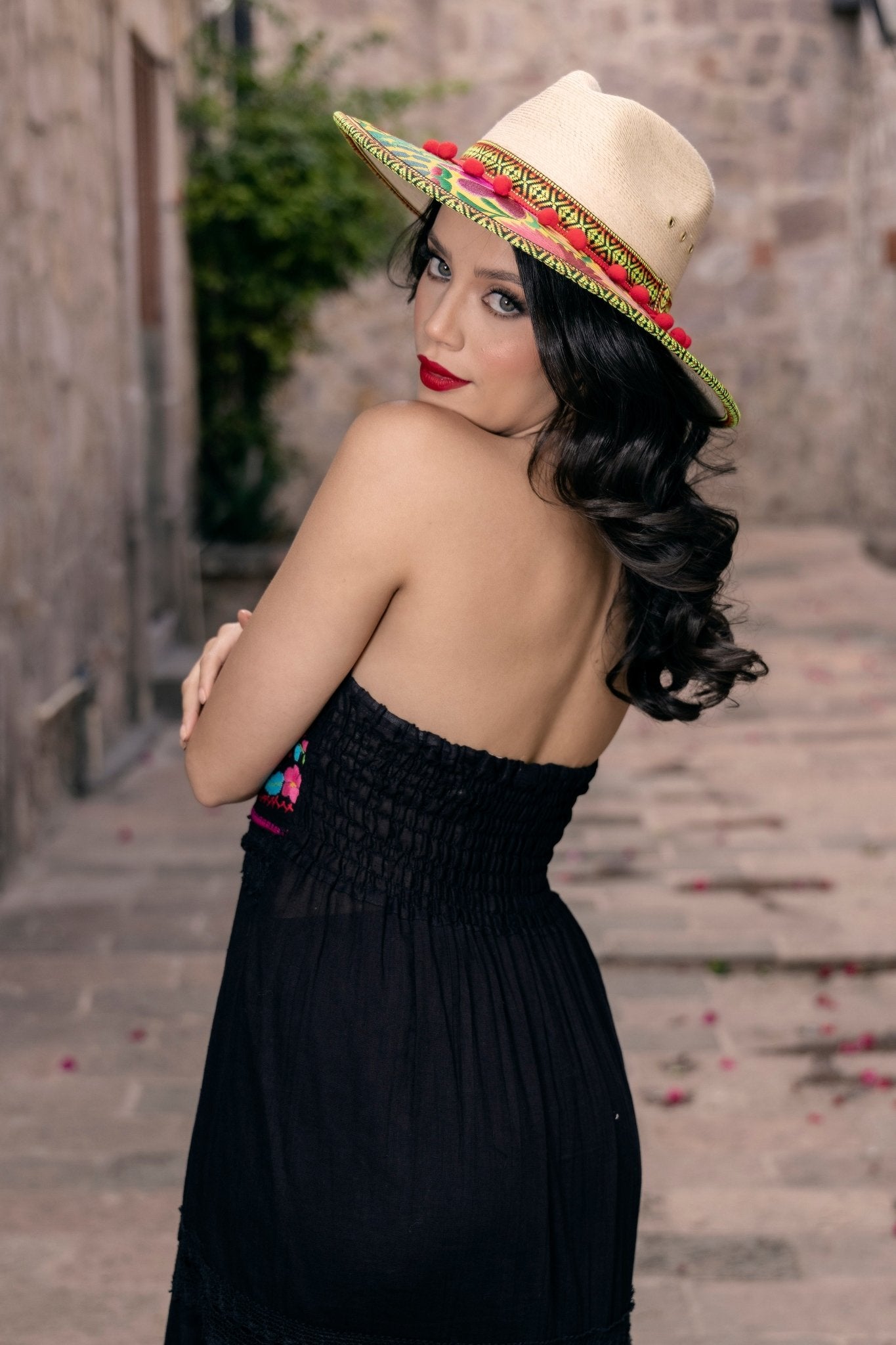 Mexican Floral Embroidered Palm Hat. Sombrero de Palma Bordado - Solei Store