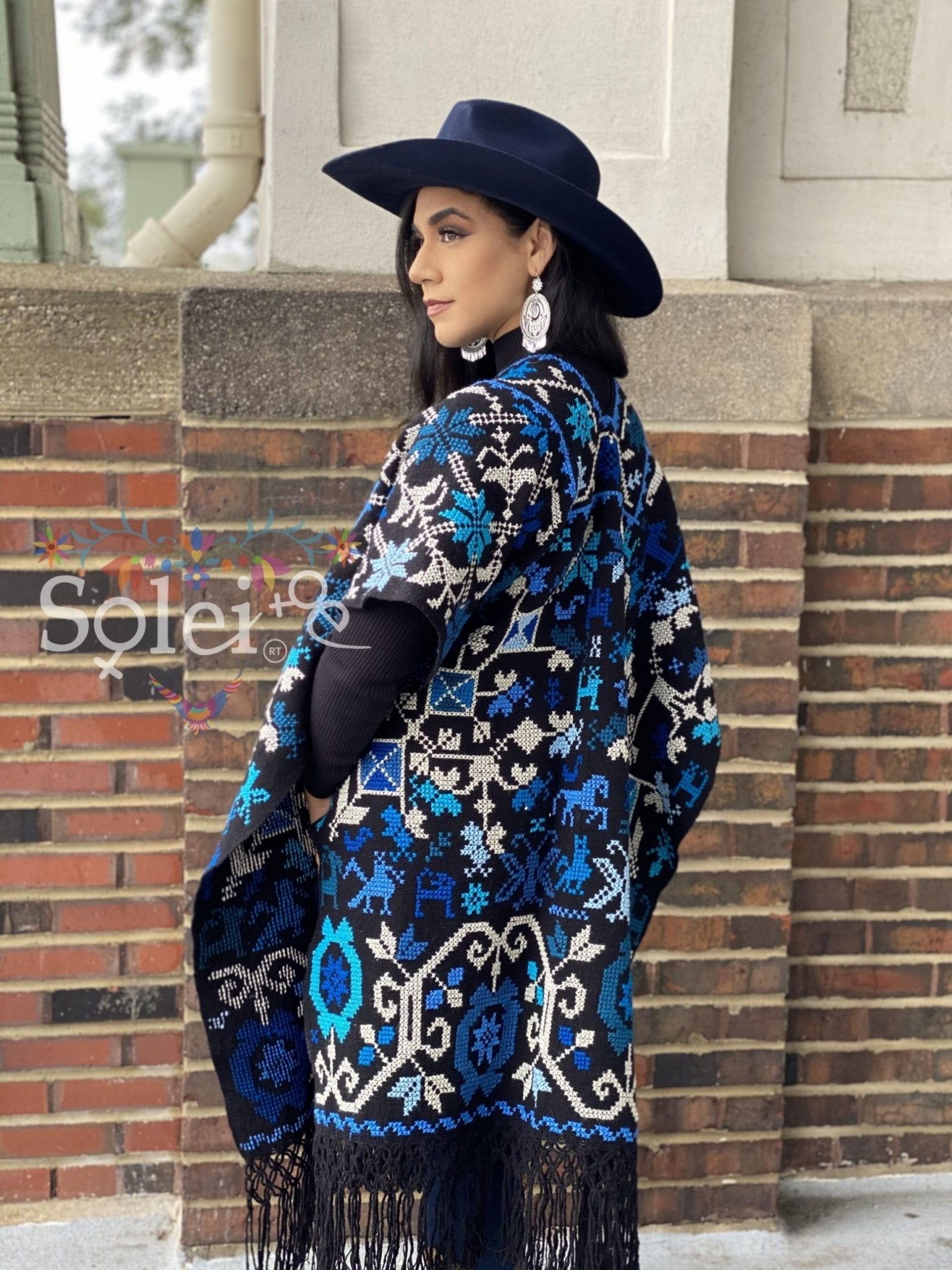 Mexican Hand Embroidered Poncho. Gaban Esquinero. - Solei Store