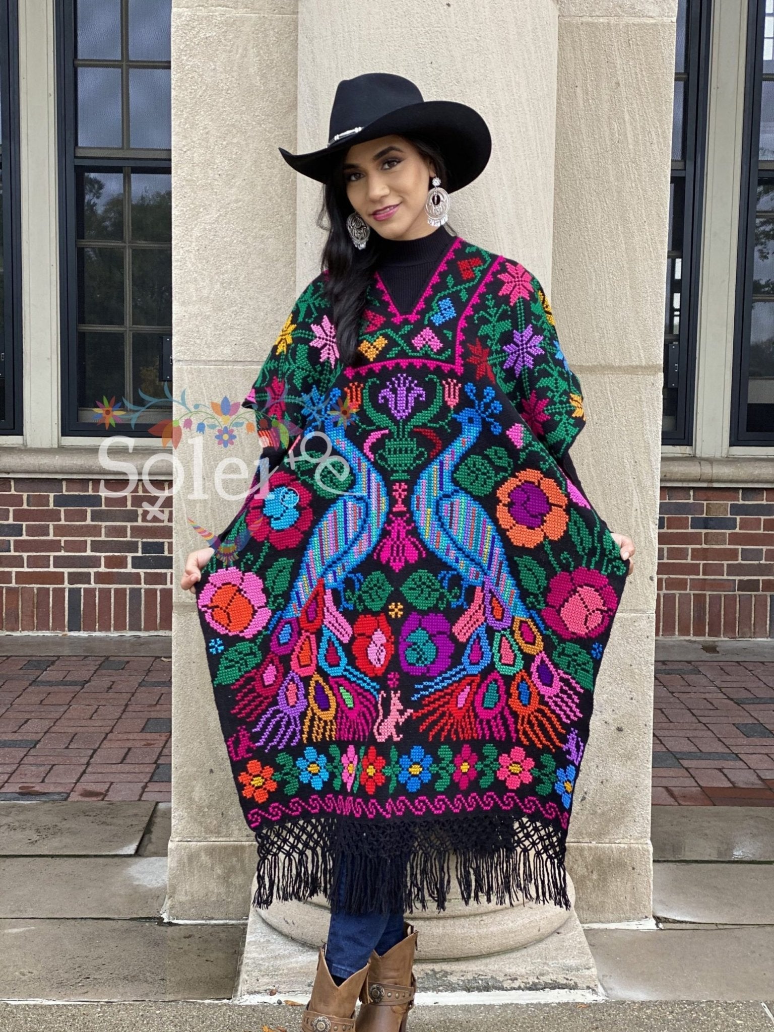 Mexican Hand Embroidered Poncho. Gaban Pavos. - Solei Store