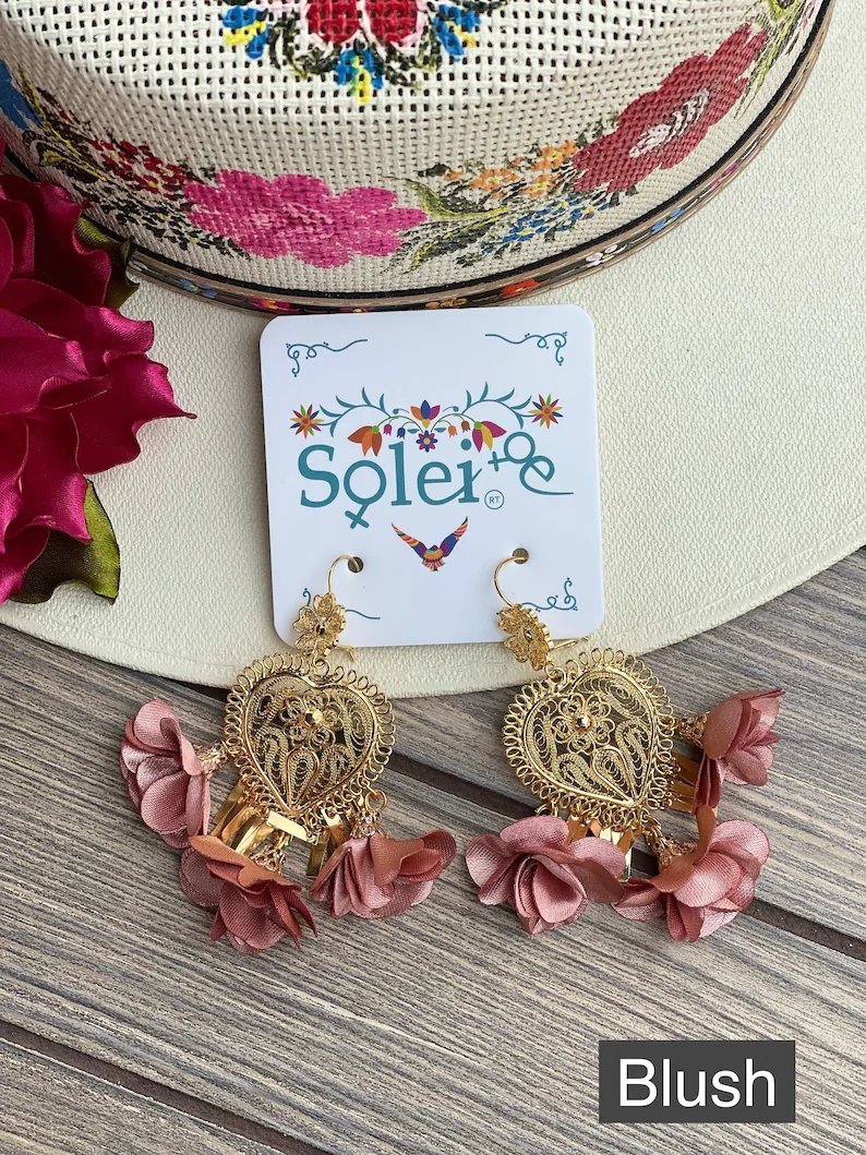 Mexican Heart Filigree Earrings. Gold Plated Filigree. Traditional Mexican Earrings. Arete Corazon Flores - Solei Store