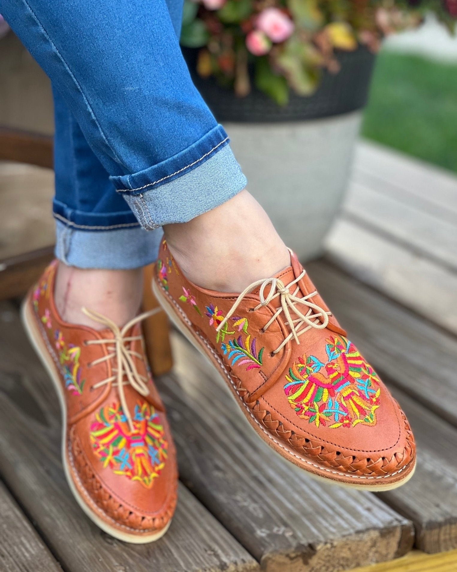 Mexican Leather Embroidered Shoes. Otomi Shoes. - Solei Store