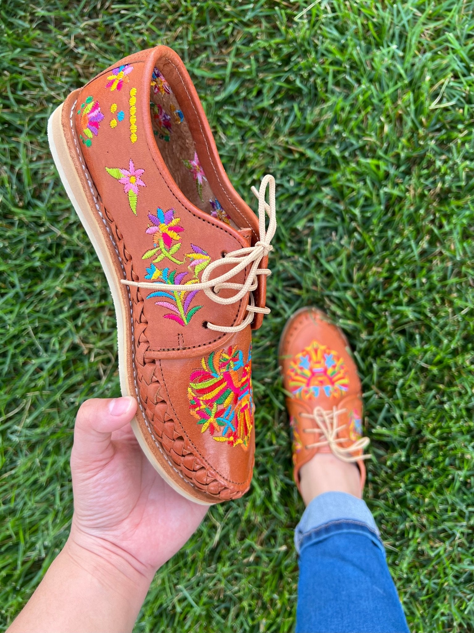 Mexican Leather Embroidered Shoes. Otomi Shoes. - Solei Store