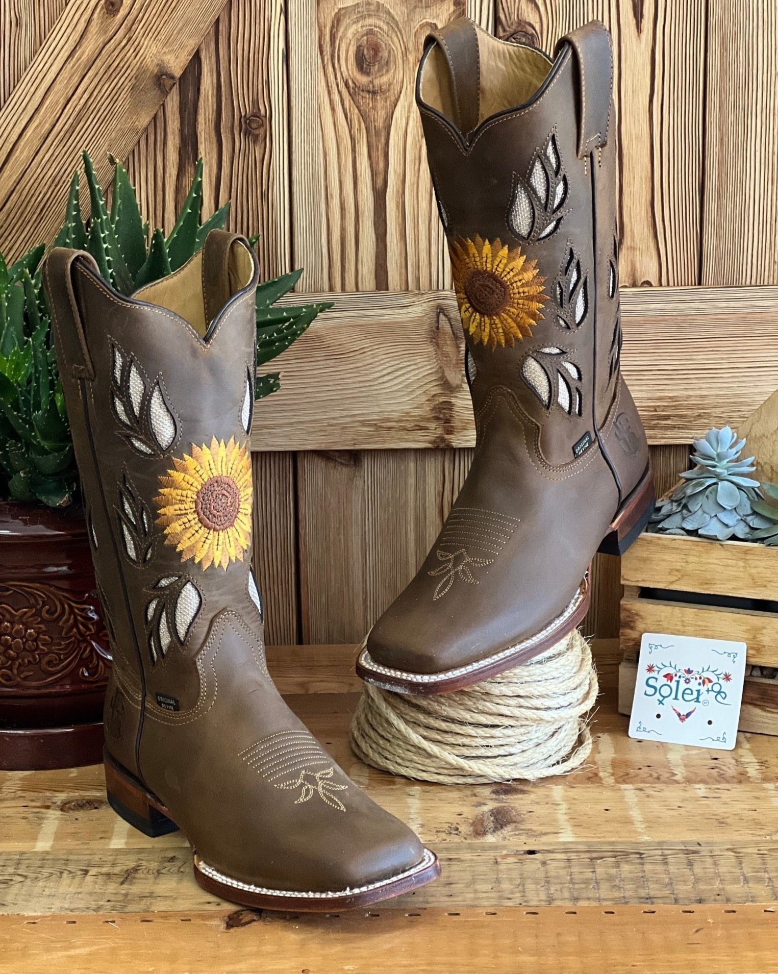 Mexican Leather Sunflower Embroidered Boots. Mirasol Boots - Solei Store