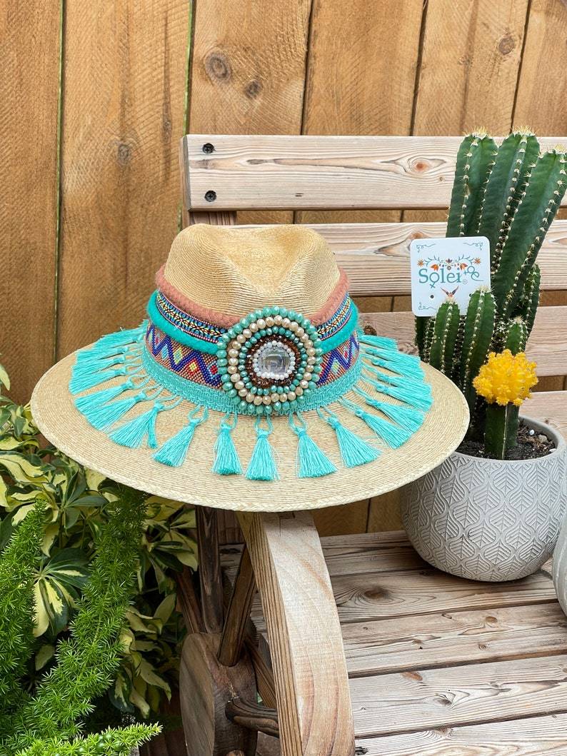 Mexican Palm Hat with Beaded Design. Sombrero Berenice - Solei Store