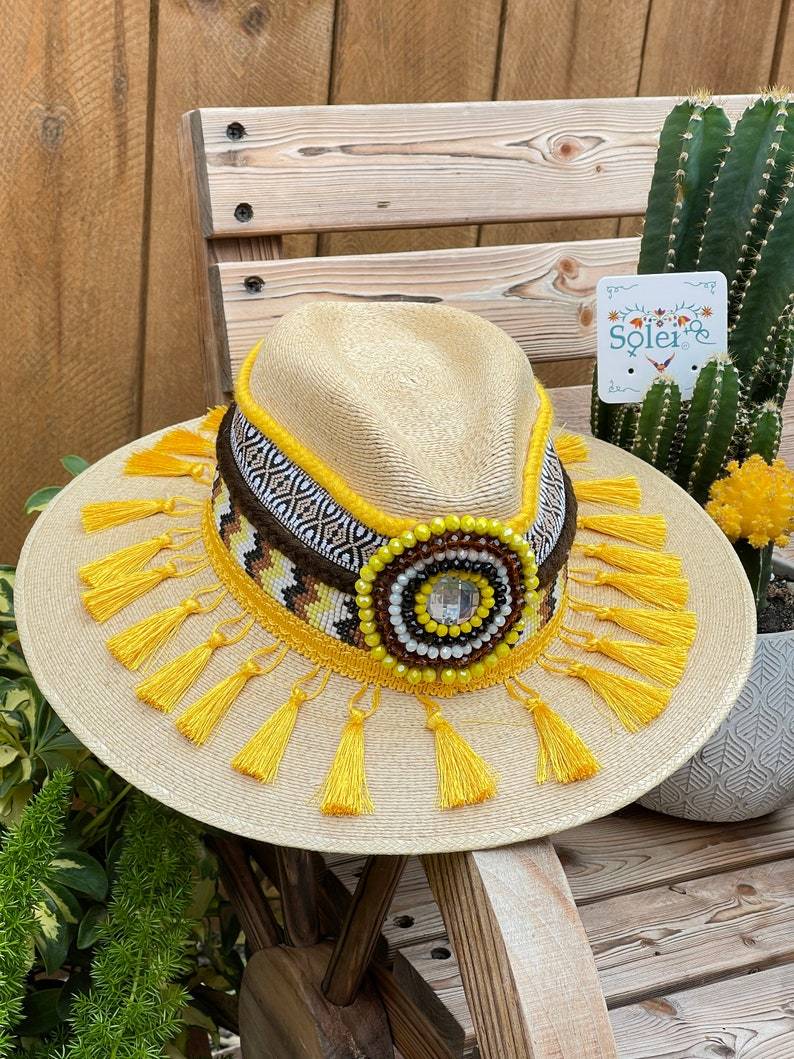 Mexican Palm Hat with Beaded Design. Sombrero Berenice - Solei Store