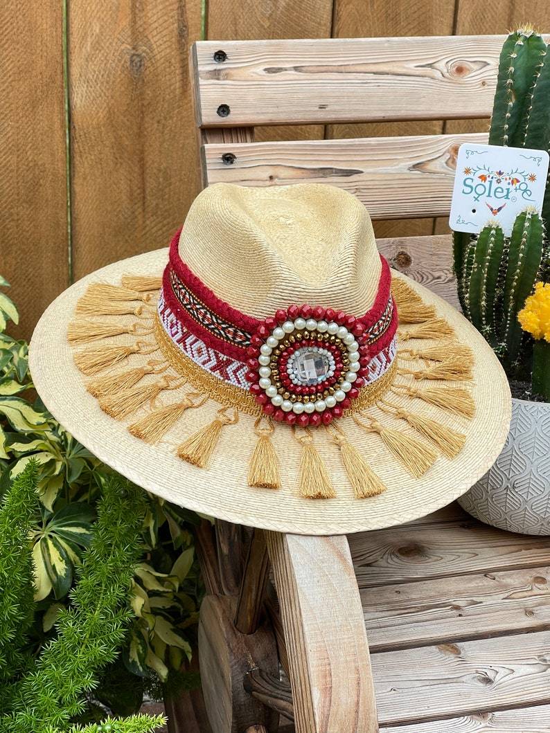 Mexican Palm Hat with Beaded Design. Sombrero Berenice - Solei Store