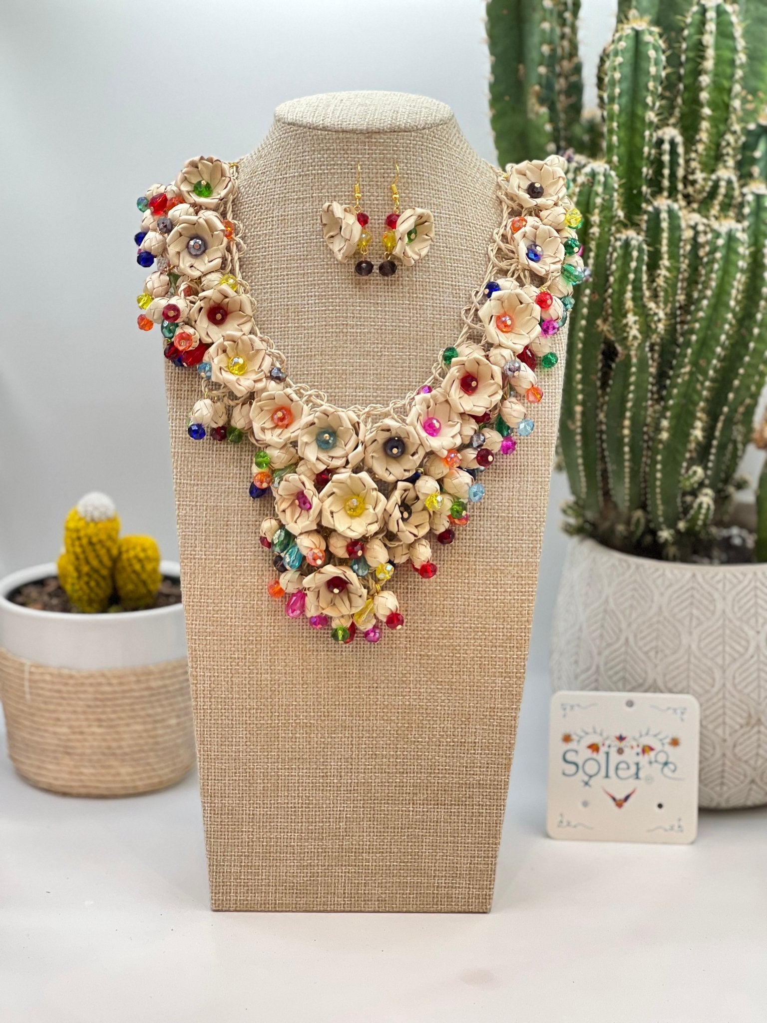 Mexican Palm Leaf Flower Necklace & Earrings. Set Collar de Palma Corto. - Solei Store