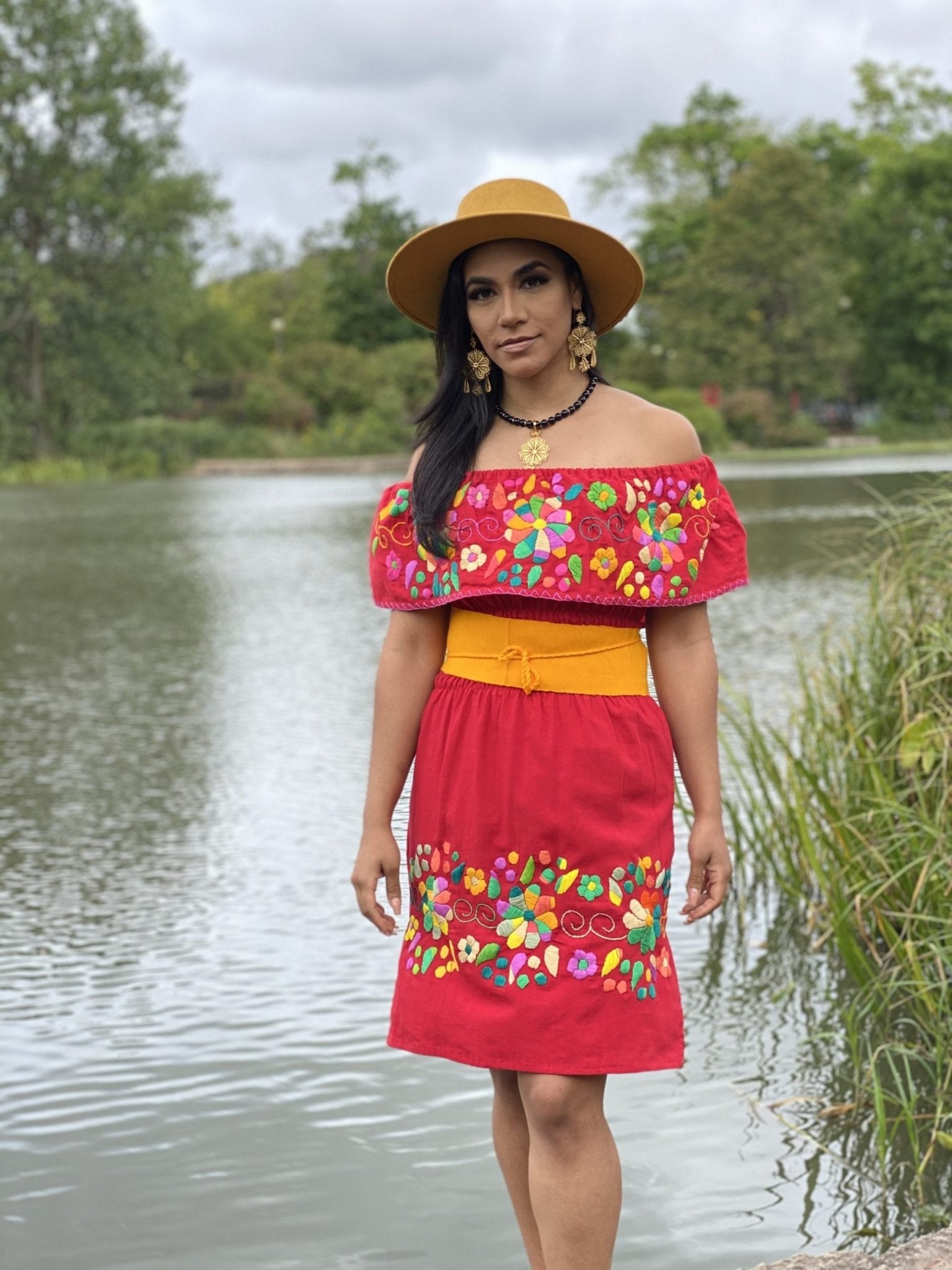 Mexican Peasant style dress. Off the shoulder dress with floral embroidery. Hand embroidered dress. Belt included - Solei Store