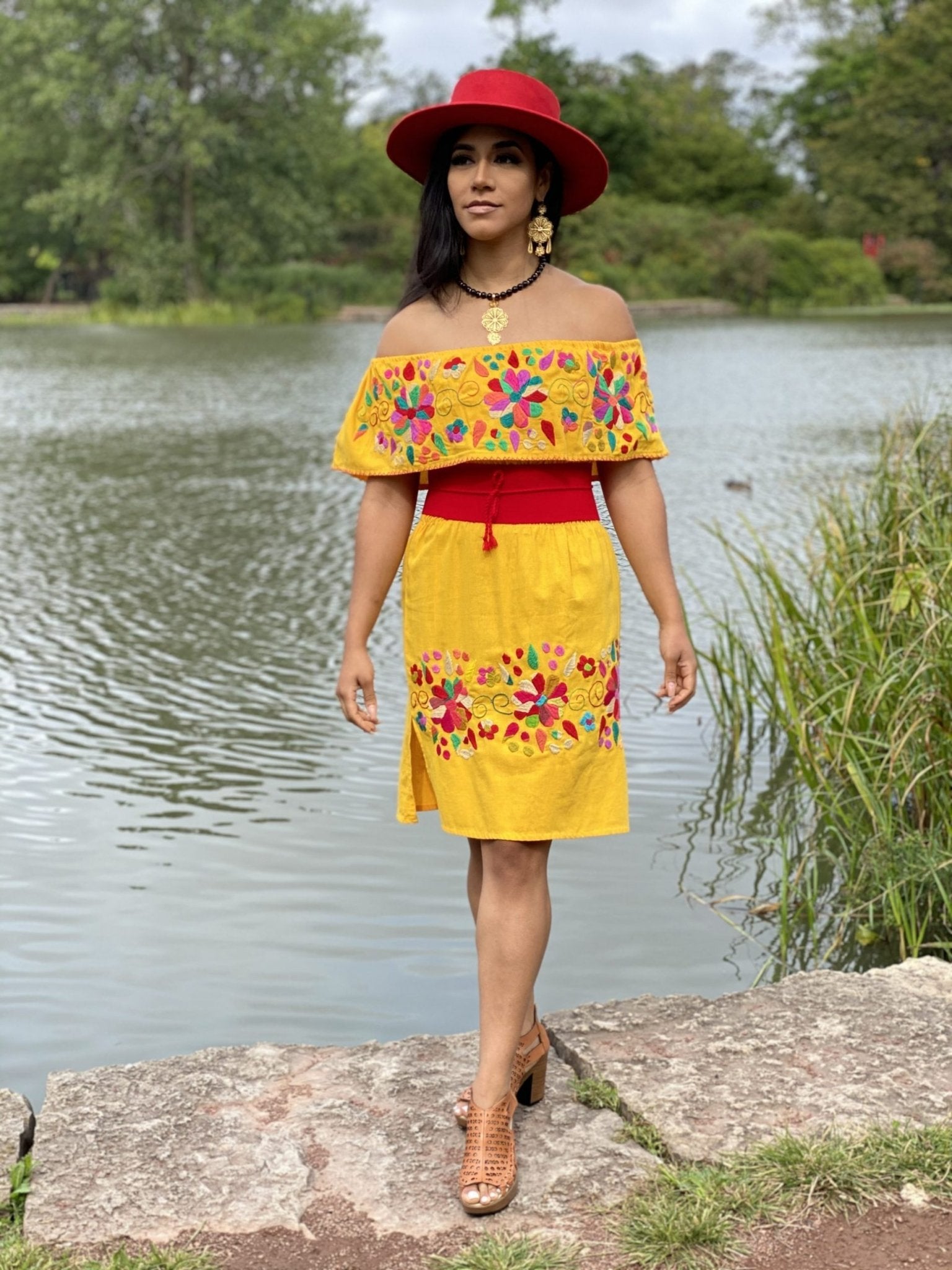 Mexican Peasant style dress. Off the shoulder dress with floral embroidery. Hand embroidered dress. Belt included - Solei Store