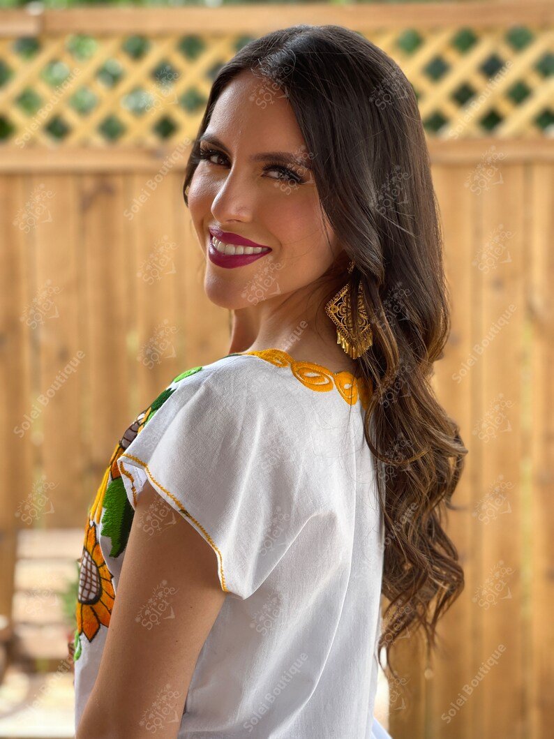 Mexican Sunflower Embroidered Blouse. Blusa Peto Girasol - Solei Store