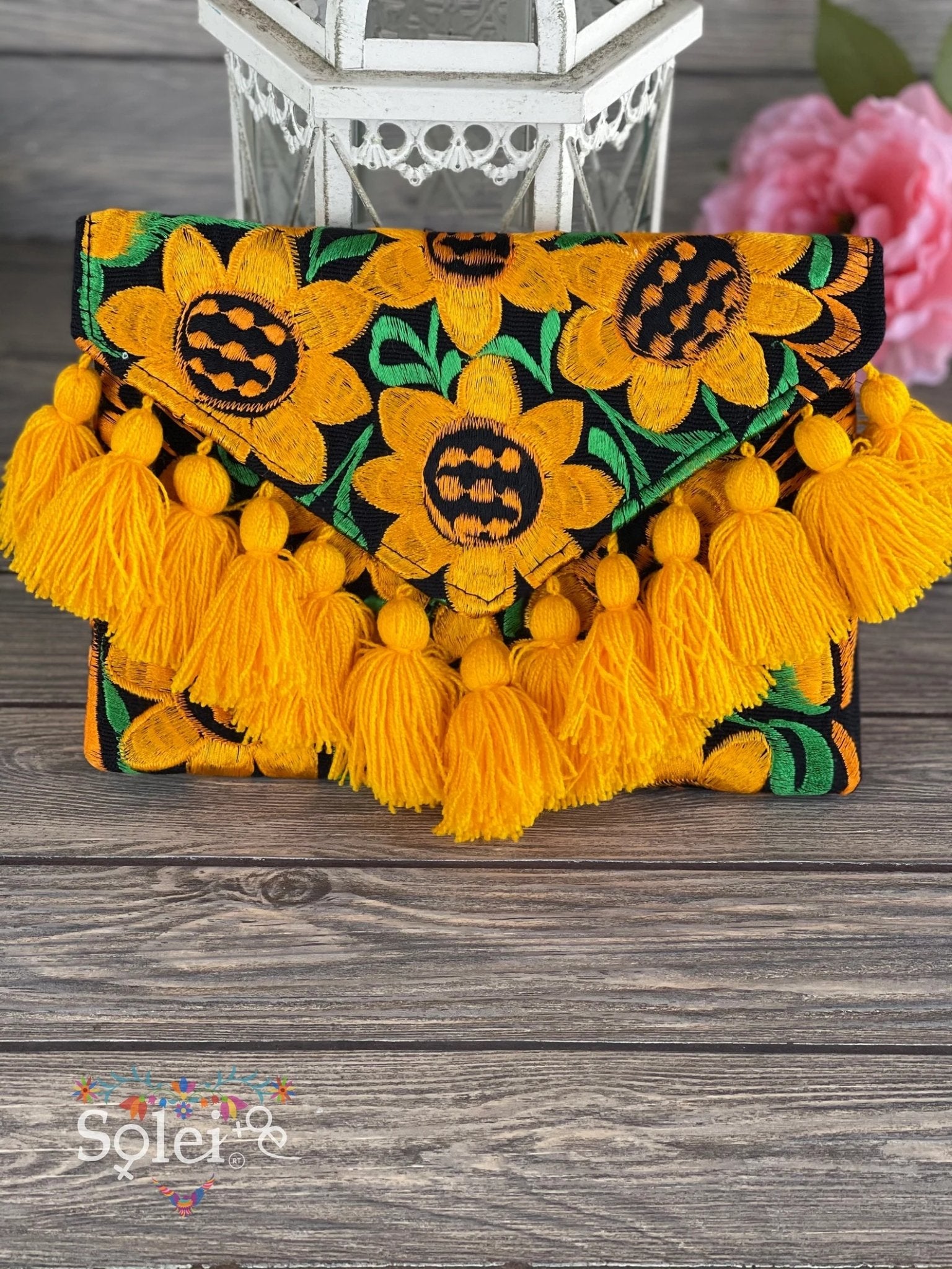 Mexican Sunflower Embroidered Purse. Bolsa Girasoles - Solei Store