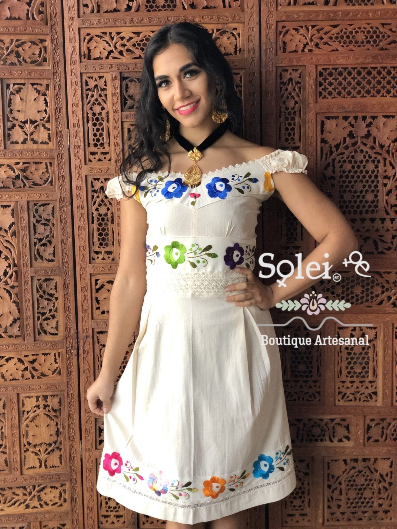 Neckline short dress. Design with Mexican flowers and fine lace details on the neck, waist and bottom of the dress. A-line dress. - Solei Store