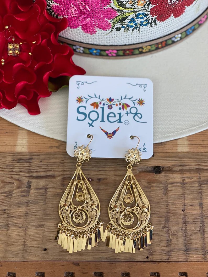 Teardrop Style Filigree Earrings. Aretes Pera Lágrima. - Solei Store