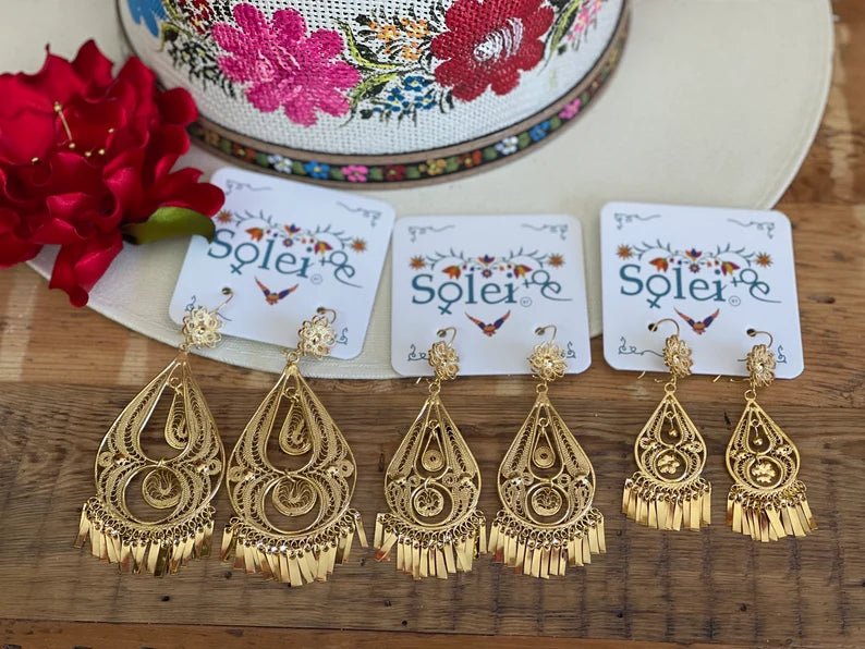 Teardrop Style Filigree Earrings. Aretes Pera Lágrima. - Solei Store