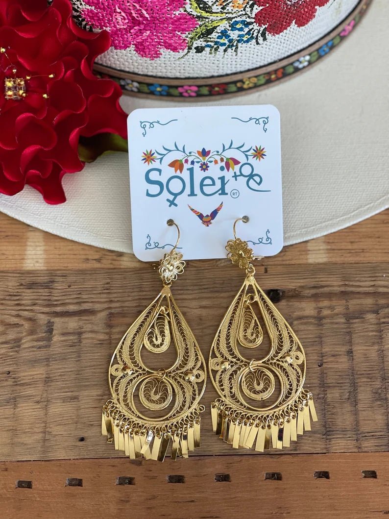 Teardrop Style Filigree Earrings. Aretes Pera Lágrima. - Solei Store